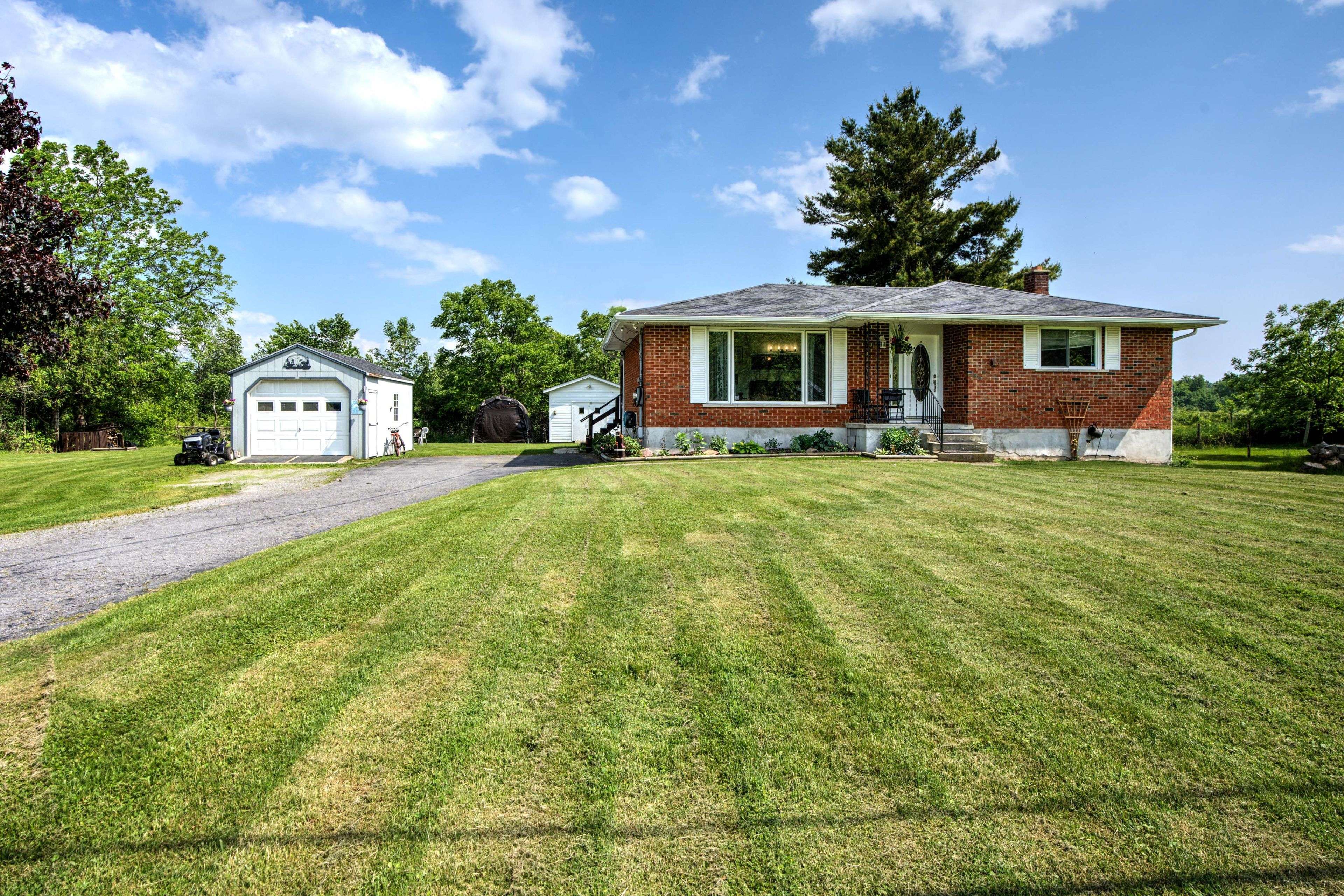 Lansdowne Village, ON K0E 1L0,95 Railway ST E