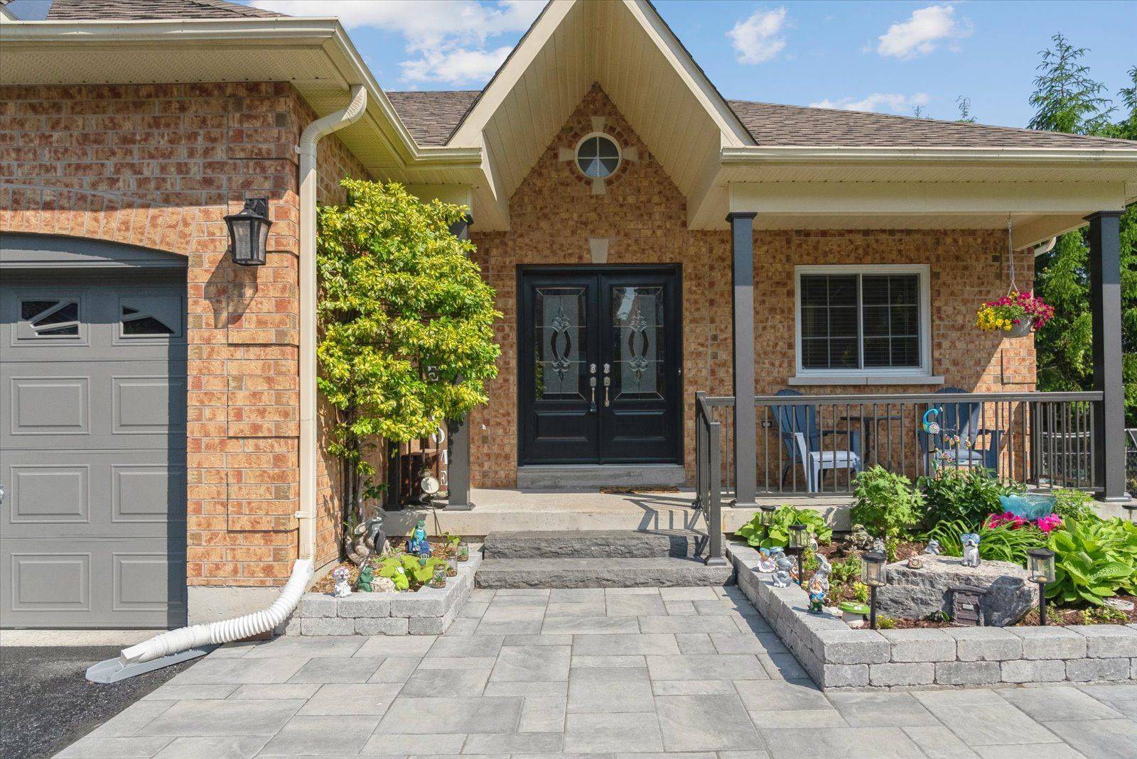 Cavan Monaghan, ON L0A 1G0,70 BROOKSIDE ST