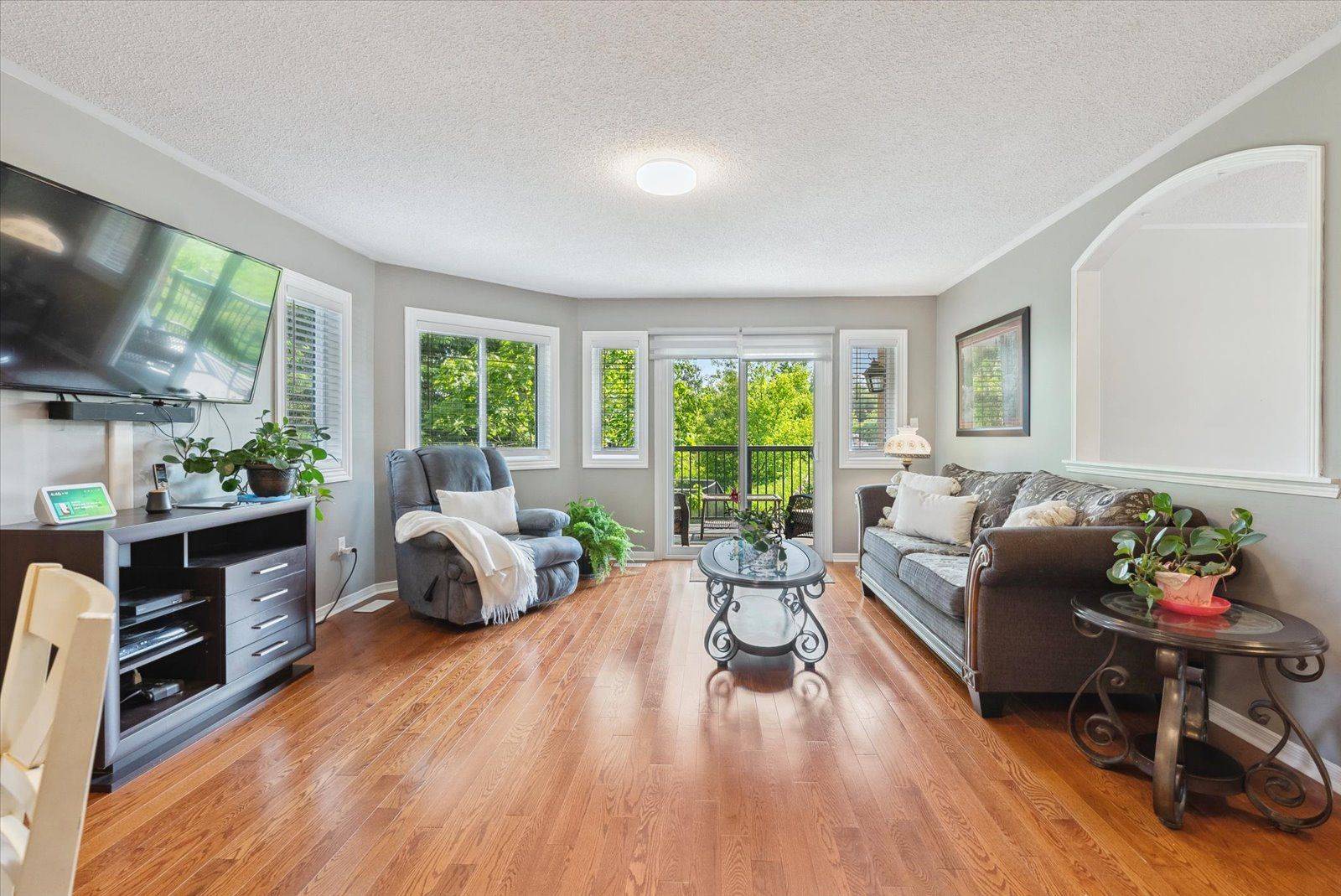 Cavan Monaghan, ON L0A 1G0,70 BROOKSIDE ST