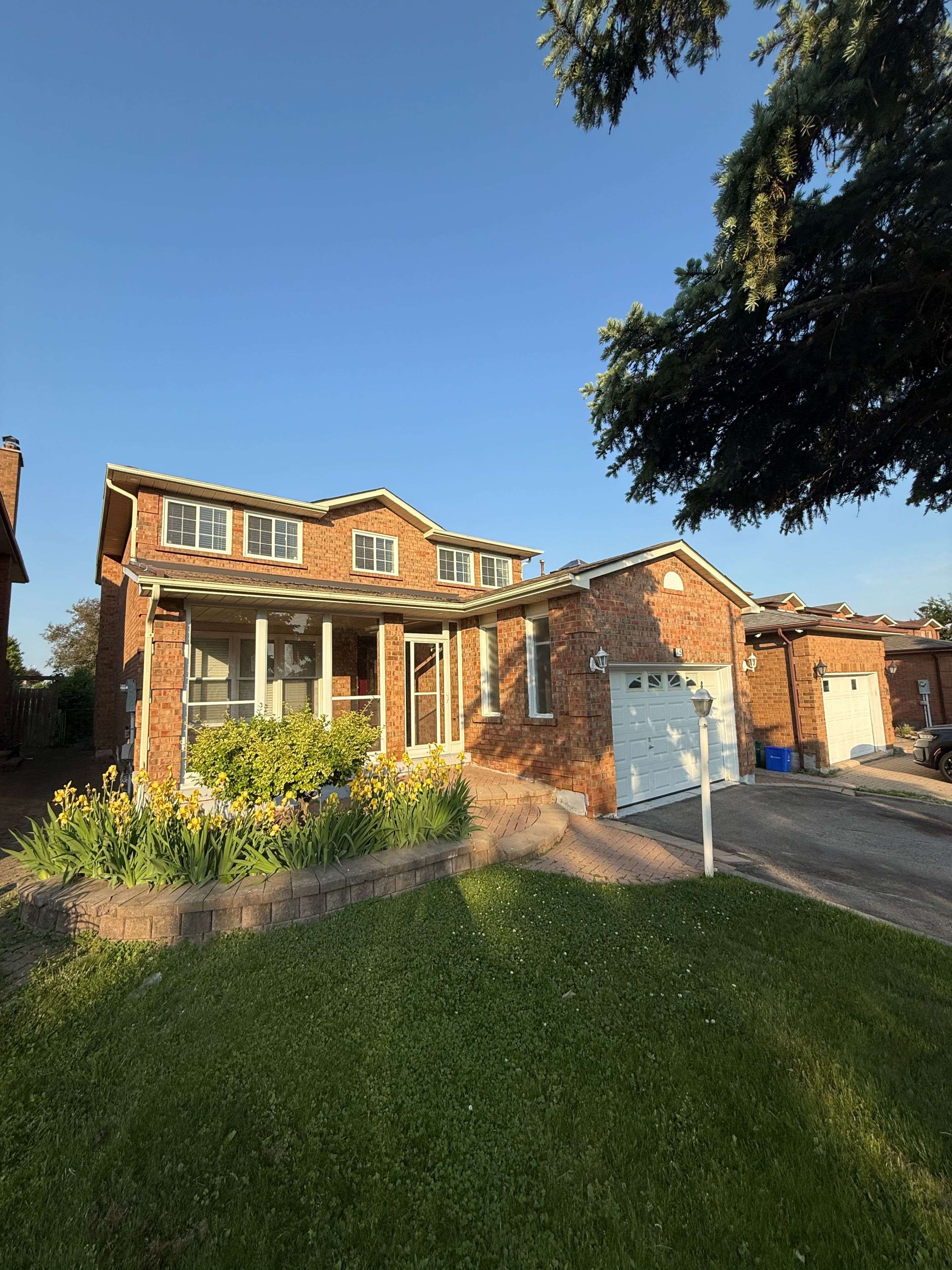 Vaughan, ON L6A 1A8,15 Brice ST