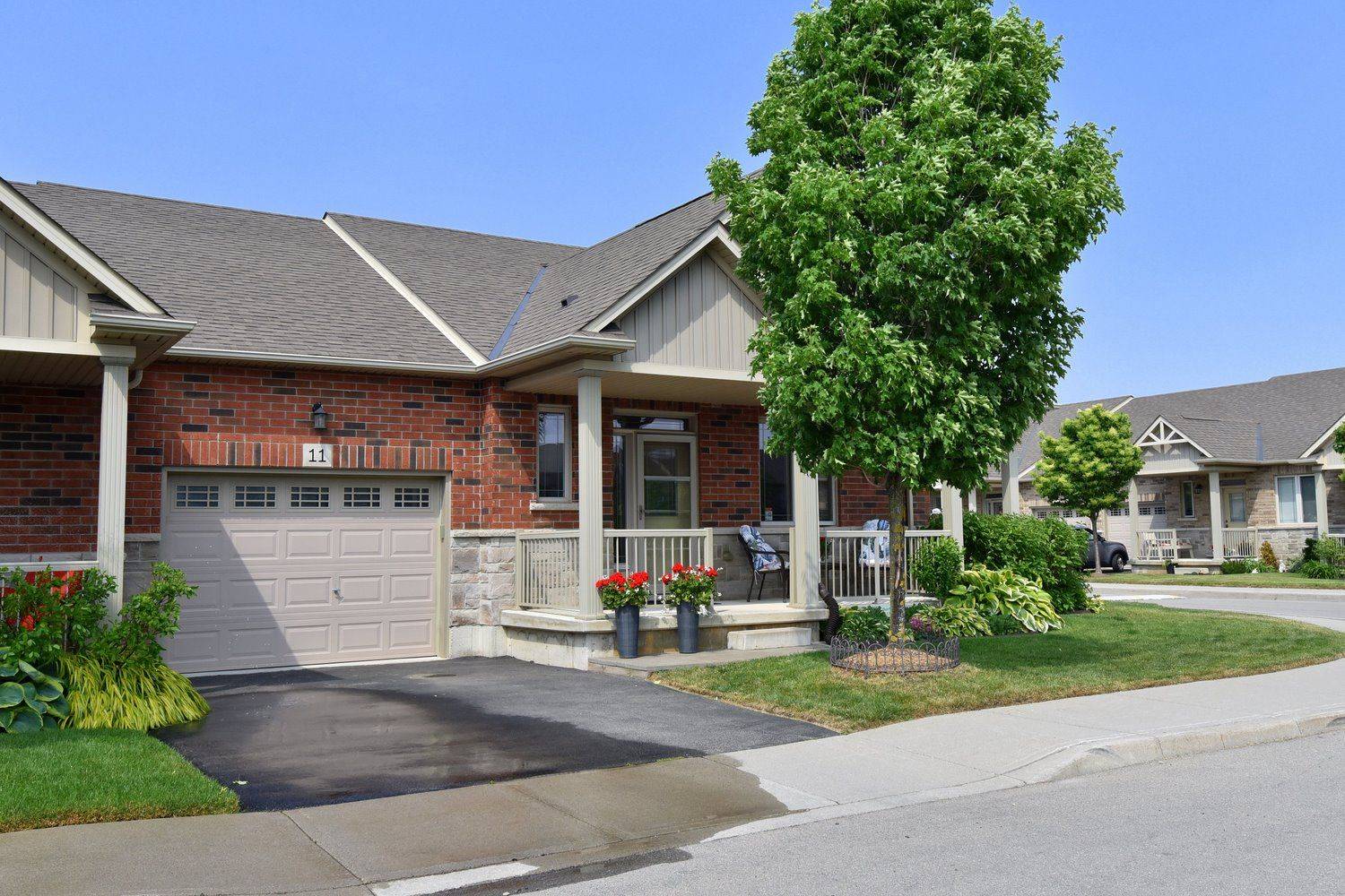 Hamilton, ON L0R 1C0,11 Ecker LN