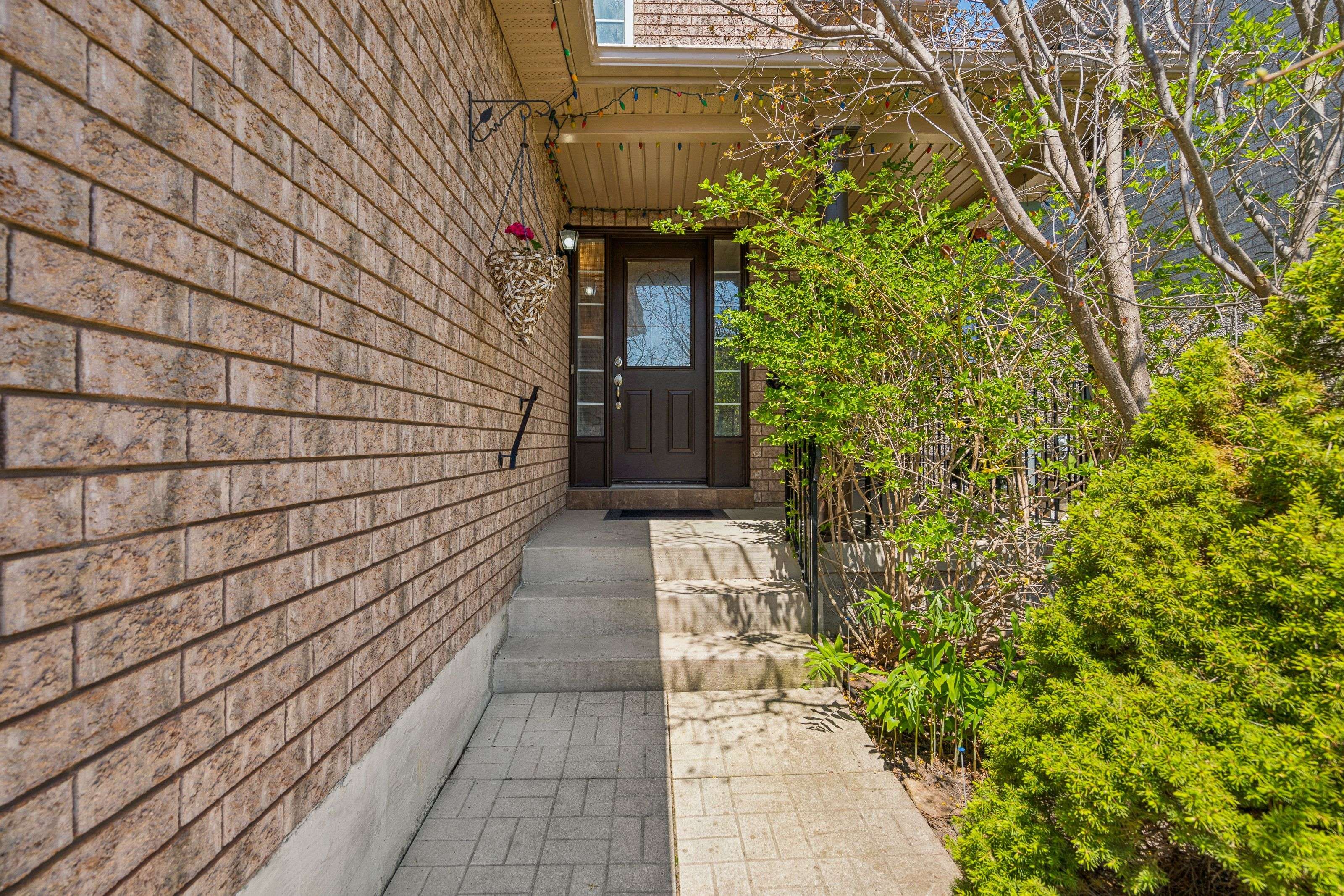 Barrie, ON L4N 0T5,14 Prince Of Wales DR