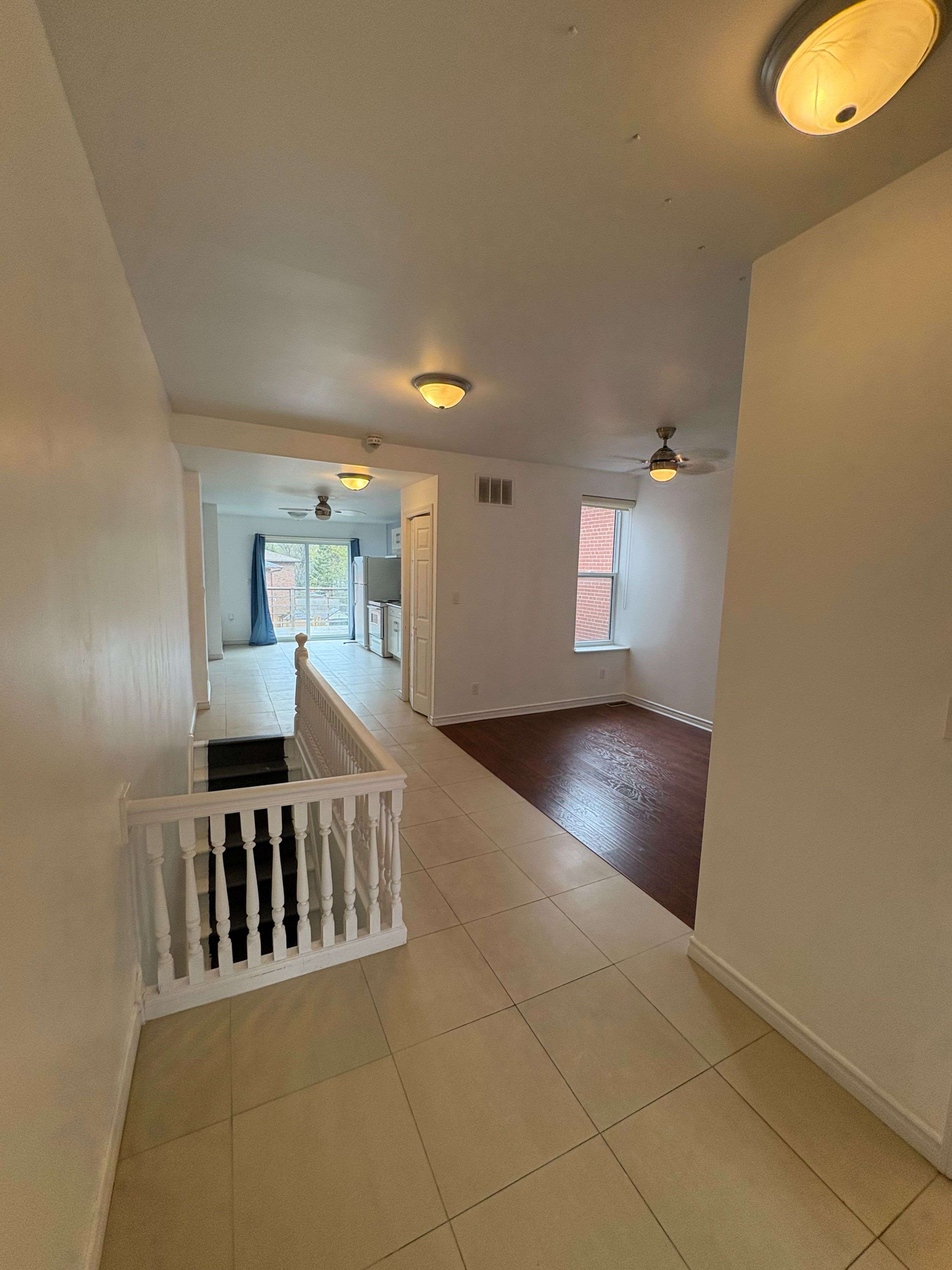 Toronto W06, ON M8V 2W1,295 Royal York RD #Upper