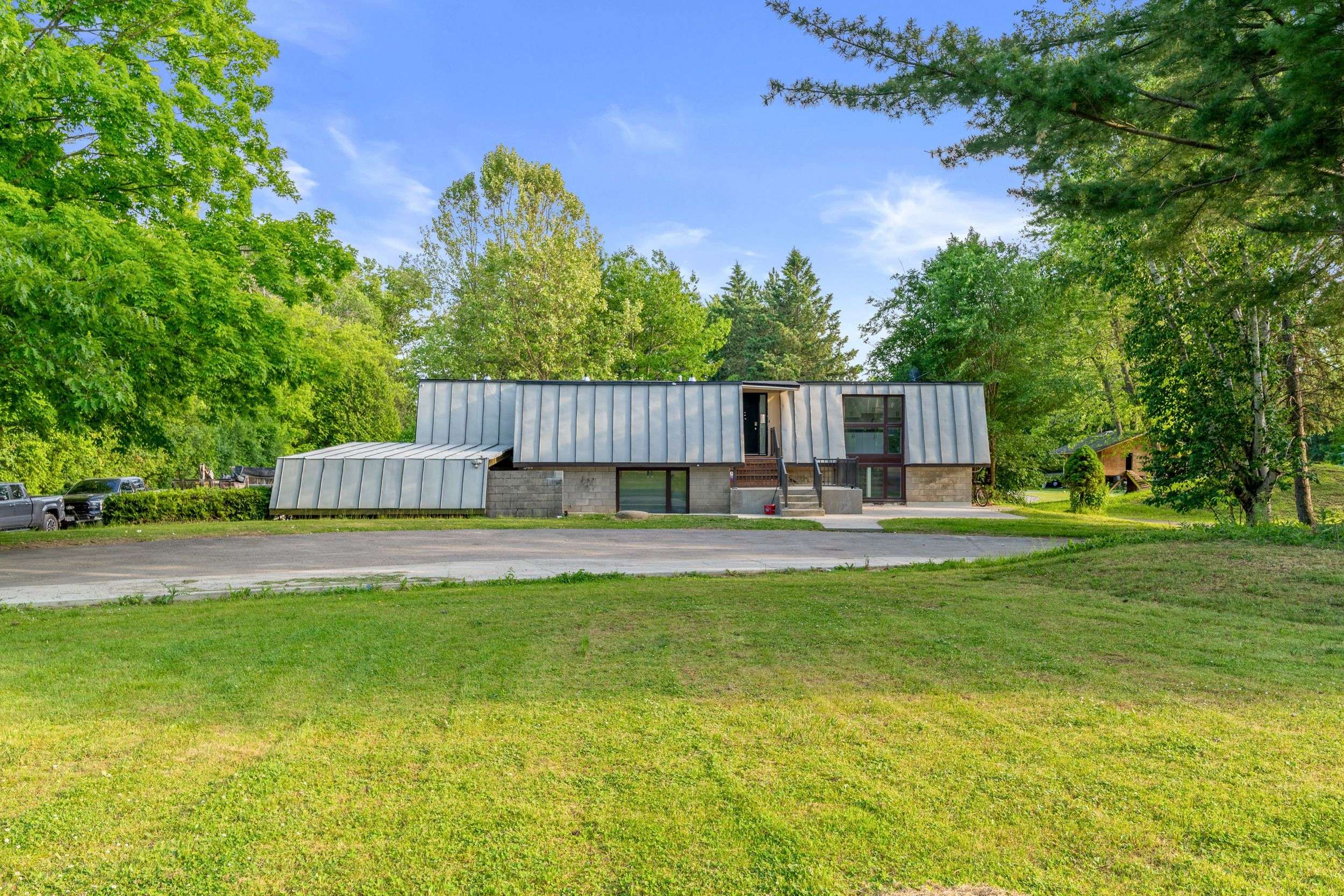 Brampton, ON L6Y 0G3,8420 Creditview RD