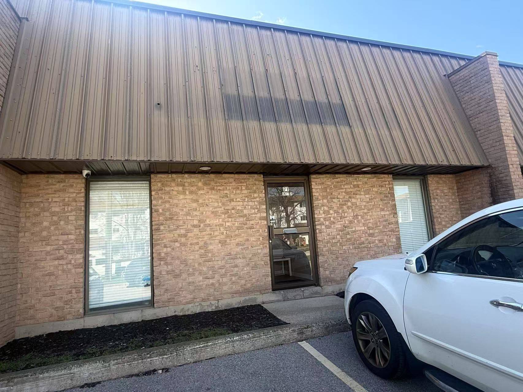 Brantford, ON N3R 7H9,71 Craig ST #2
