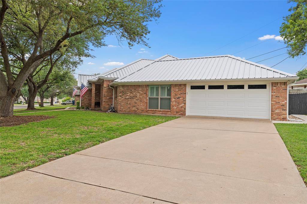 Hewitt, TX 76643,311 Neely Road