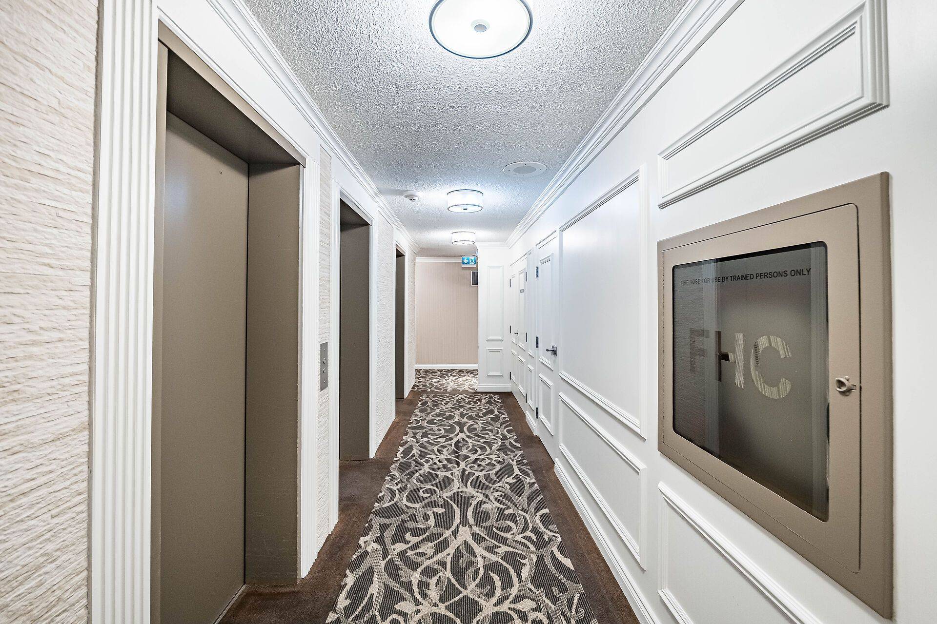 Toronto W09, ON M9A 5C1,40 Richview RD #1606