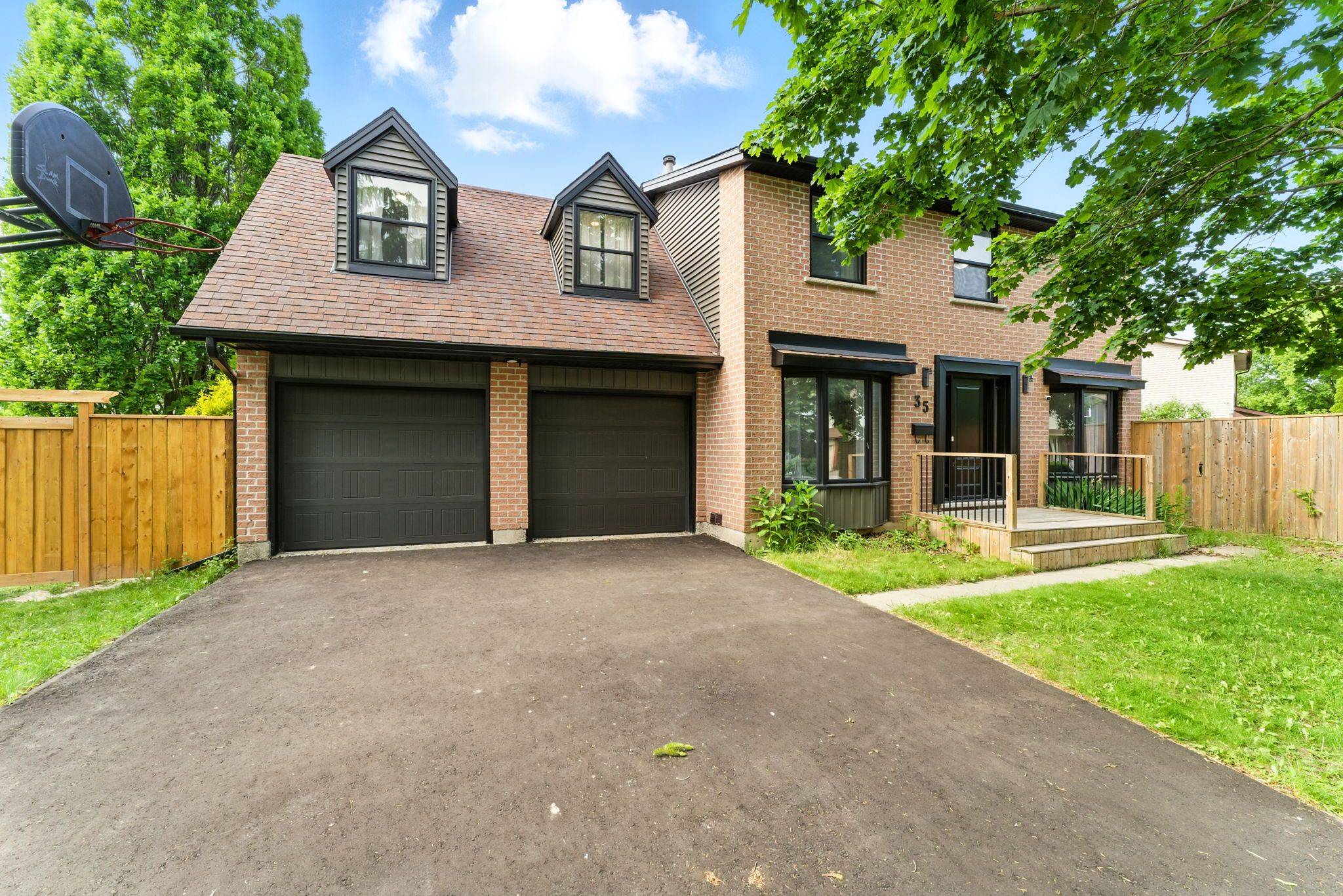 Guelph, ON N1G 3Z9,35 Aspen Valley CRES