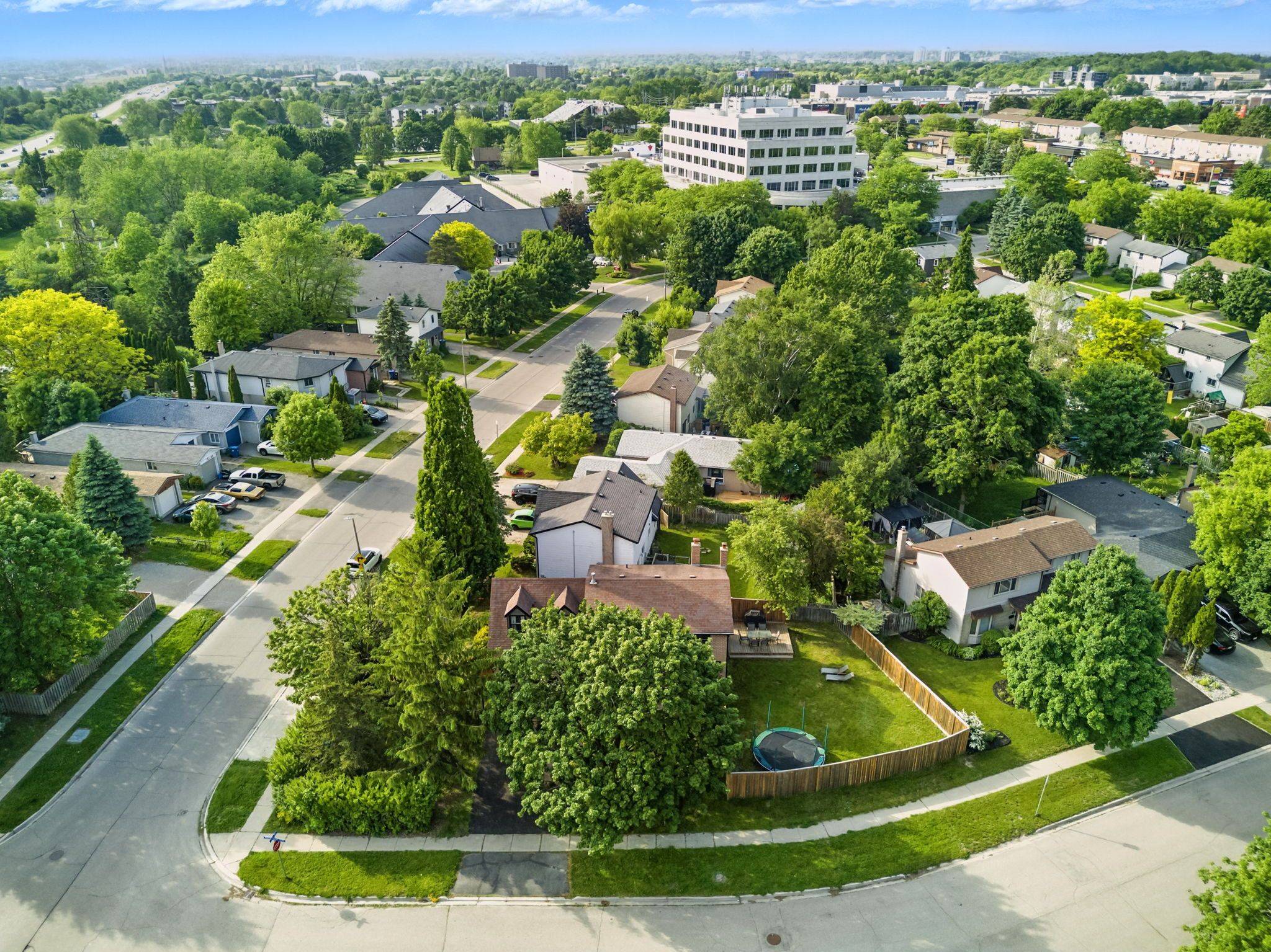 Guelph, ON N1G 3Z9,35 Aspen Valley CRES
