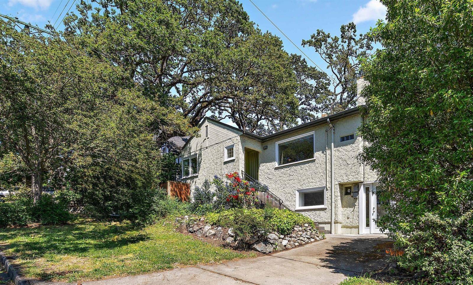 Victoria, BC V8T 3W9,2831 Blackwood St