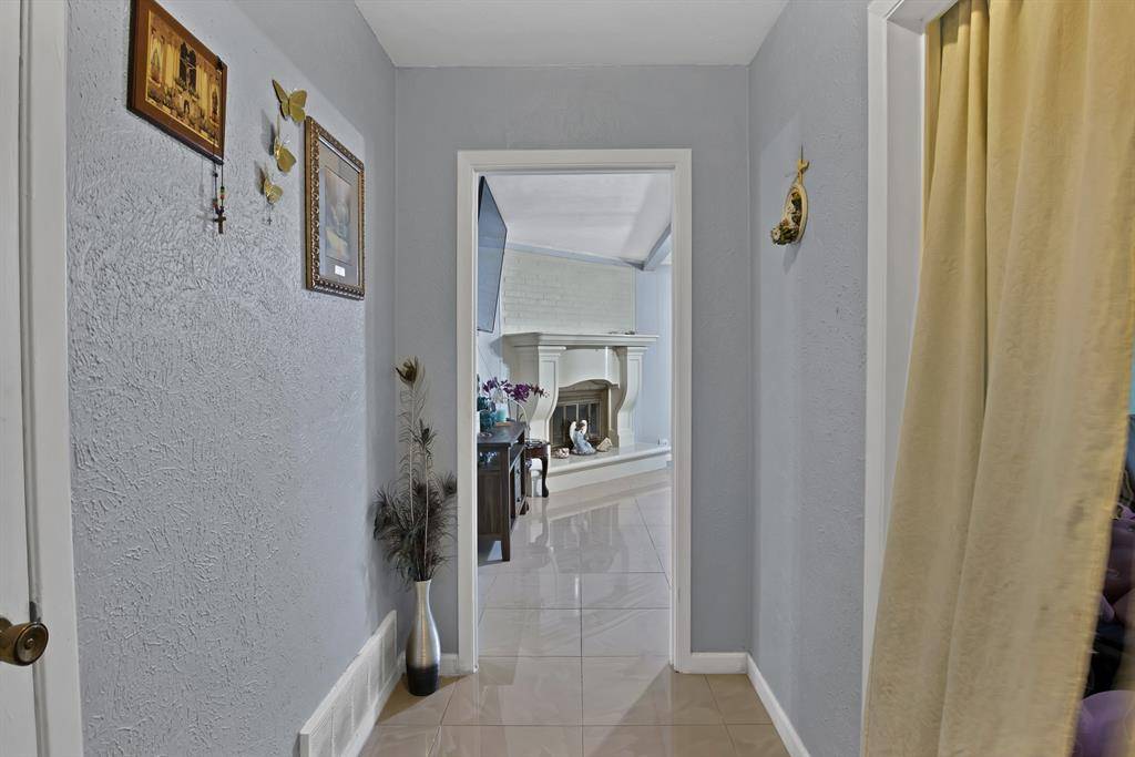 Arlington, TX 76014,400 E Williamsburg Manor