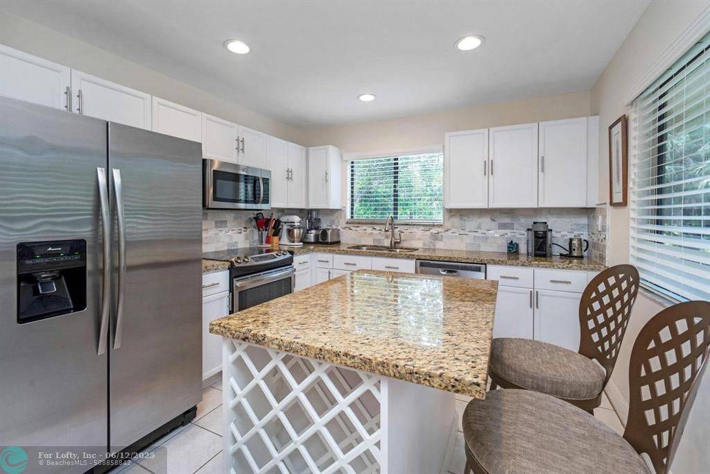Palm Beach Gardens, FL 33418,17 Lexington Ln W  #H