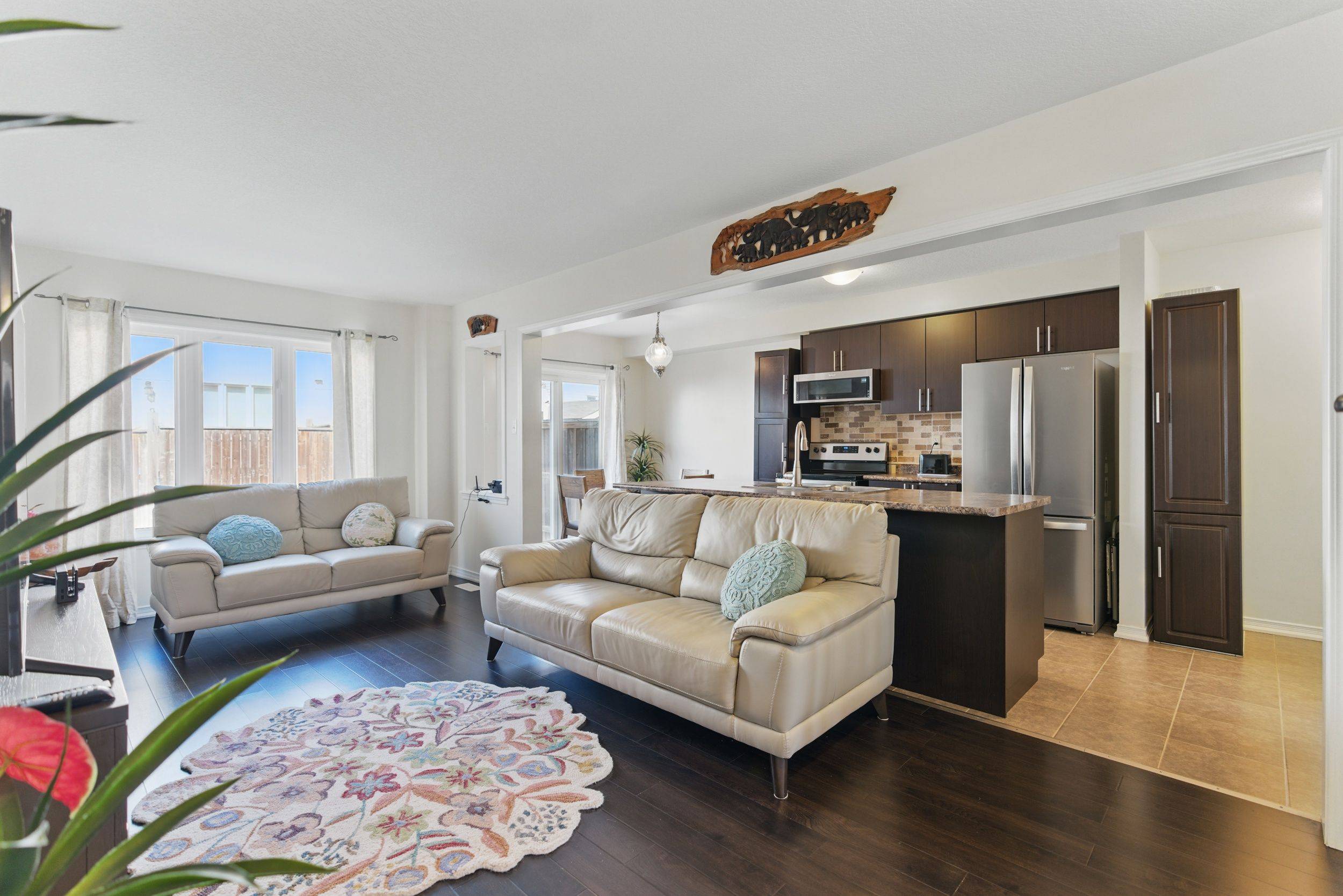 Hamilton, ON L0R 1C0,9 Lynch CRES