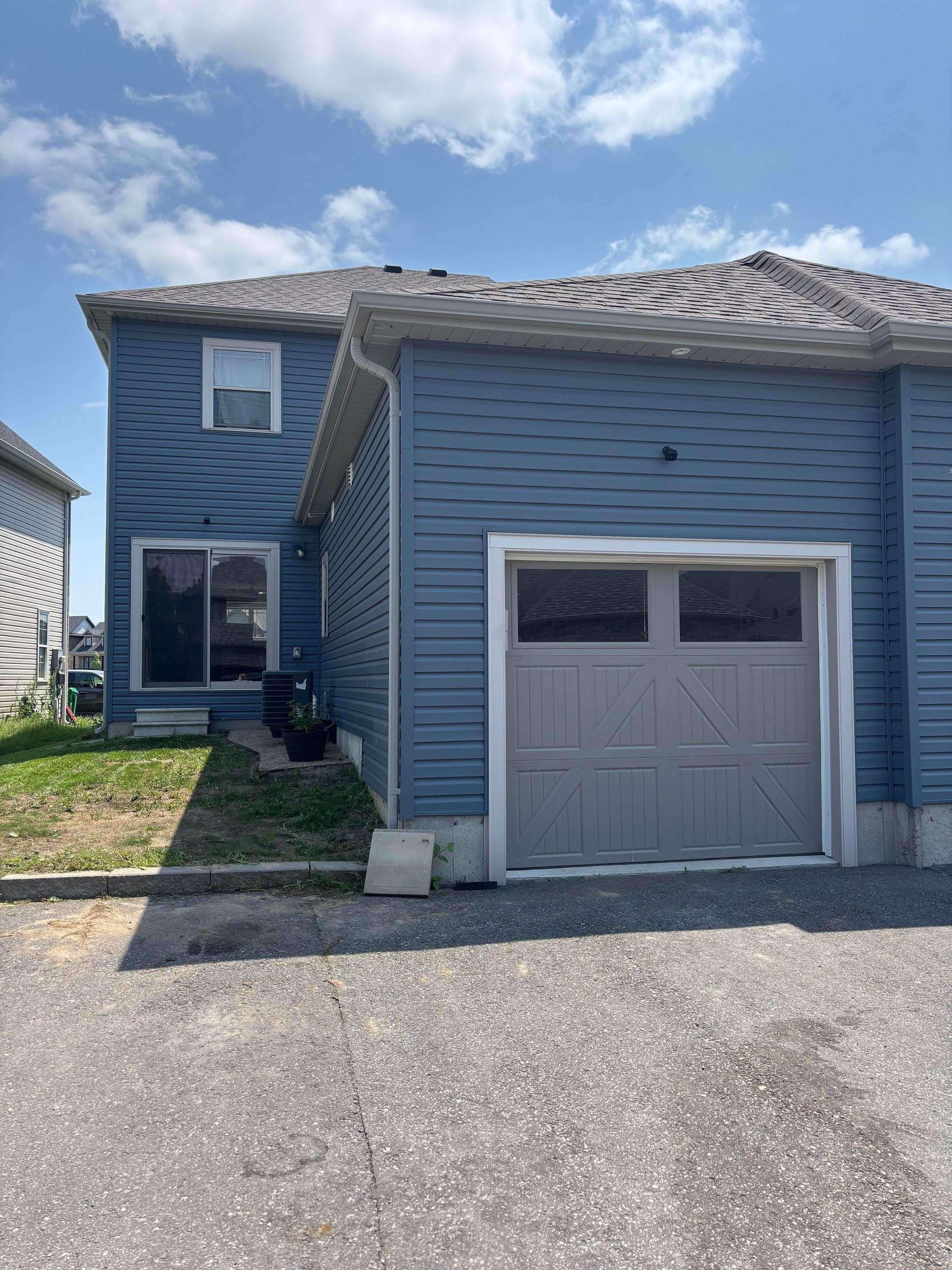 Peterborough North, ON K9H 0J1,845 Broadway BLVD