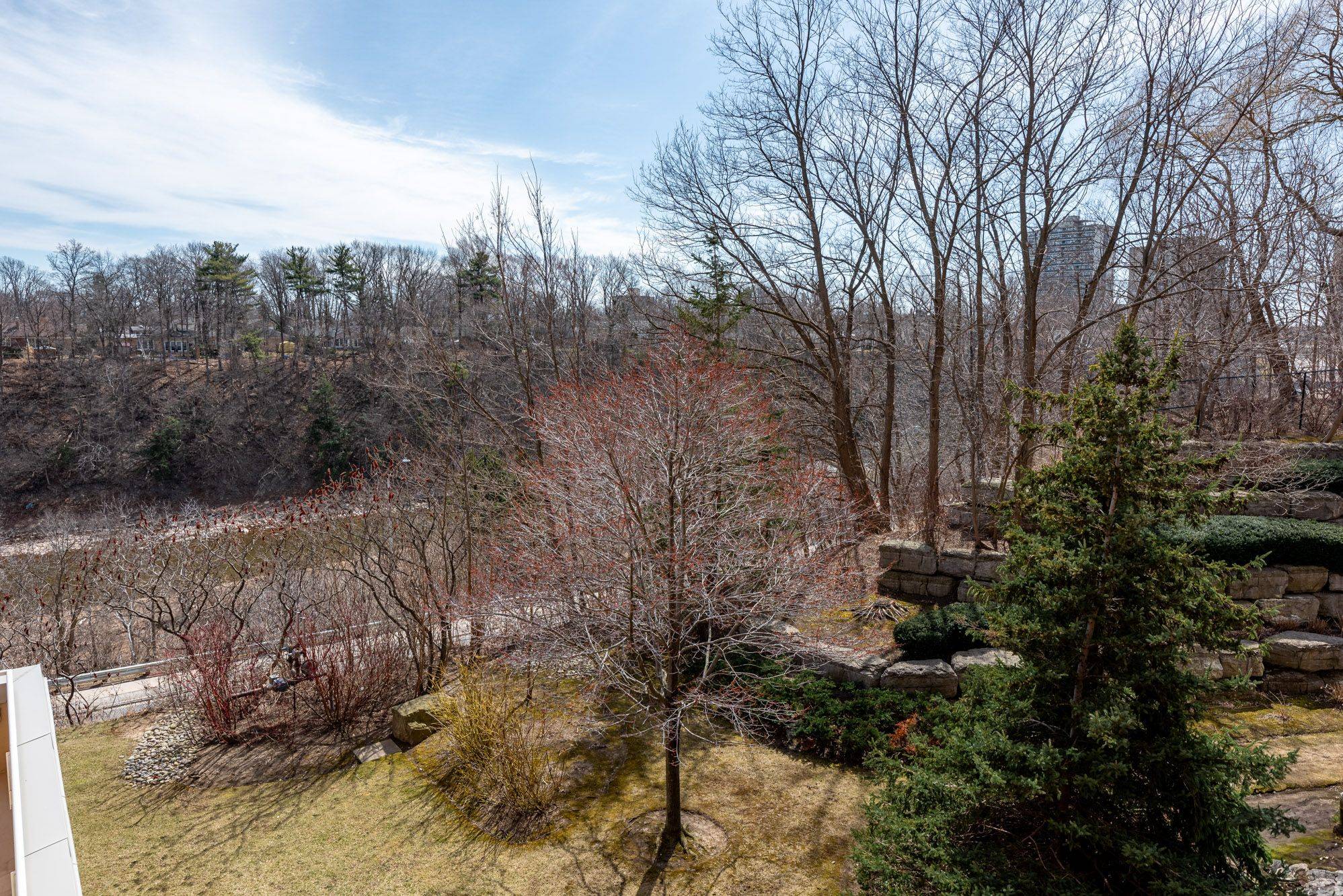 Oakville, ON L6J 7W1,50 Old Mill RD #105
