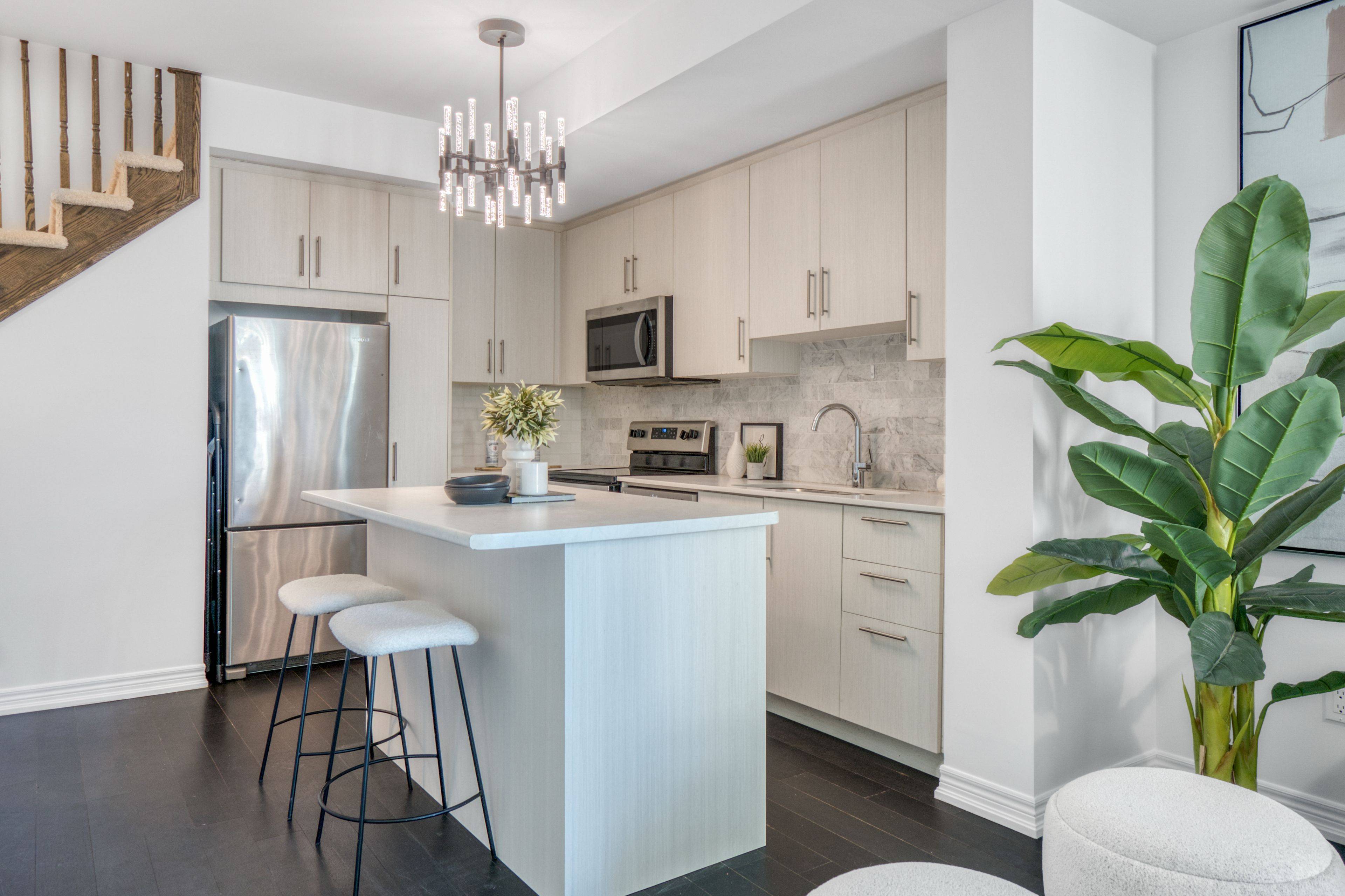 Oakville, ON L6H 0X6,2199 Lillykin ST #17