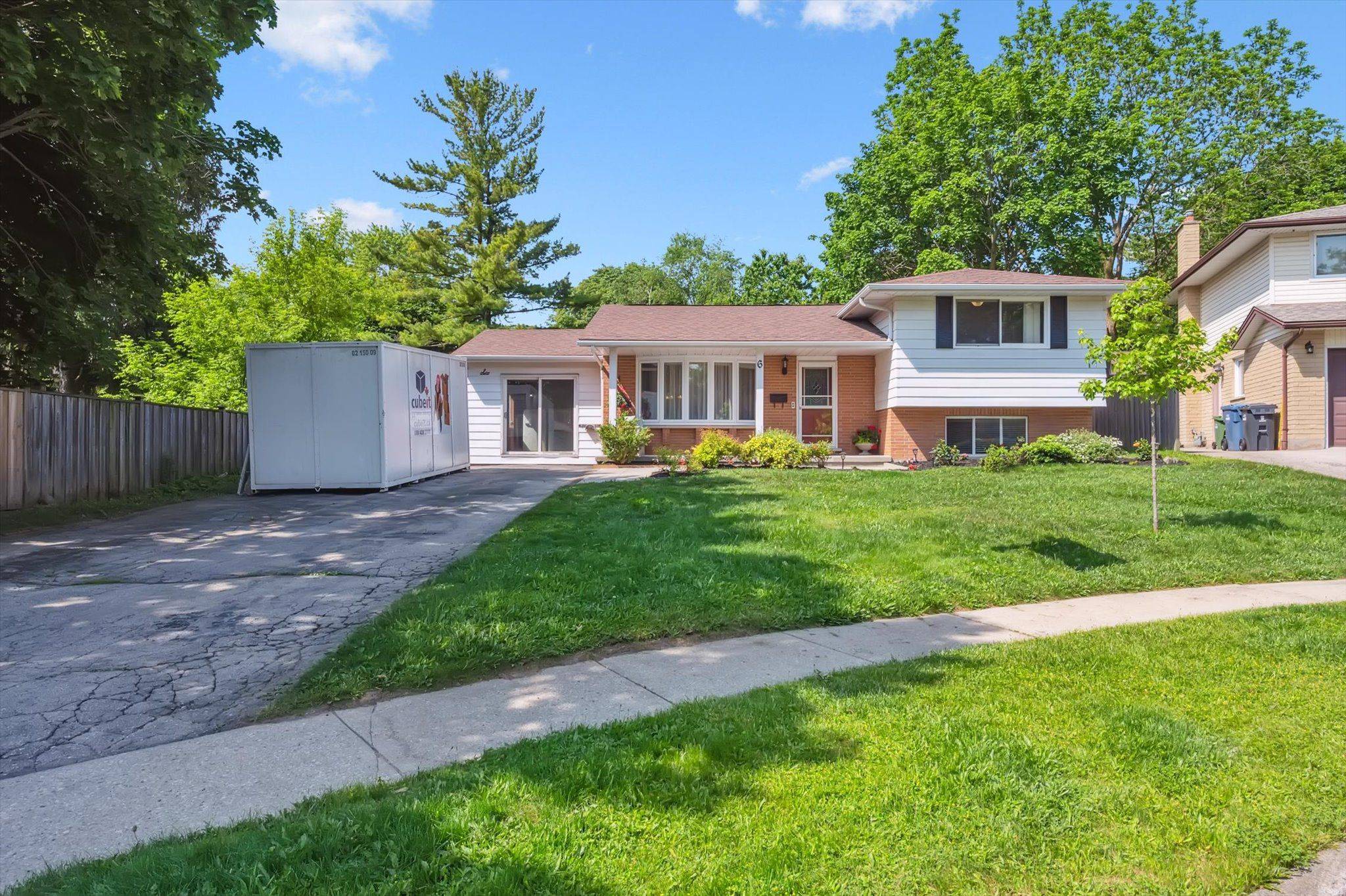 Guelph, ON N1H 6H6,6 Gregory PL