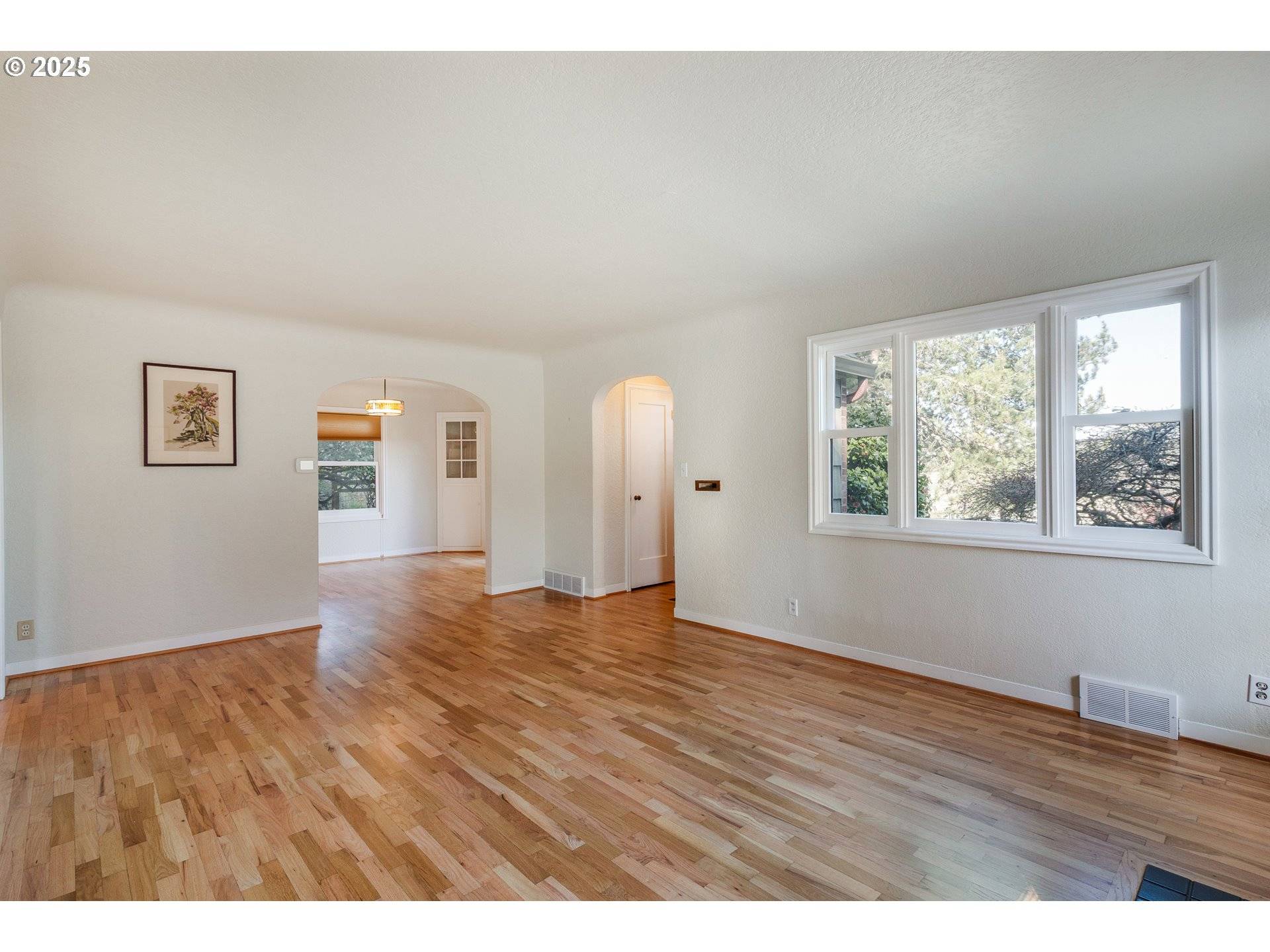 Eugene, OR 97405,2362 CHARNELTON ST