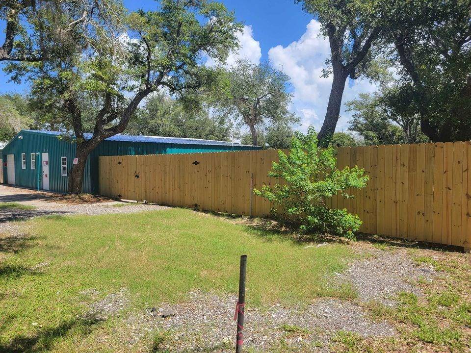Rockport, TX 78382,1502 S Hood St