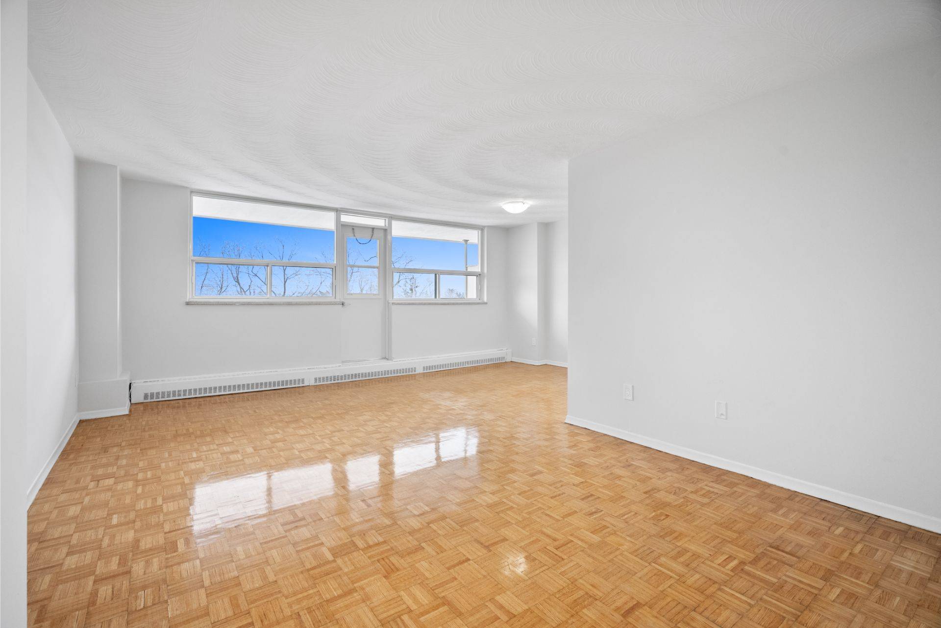 Toronto C13, ON M3A 1P9,100 Rowena DR #403