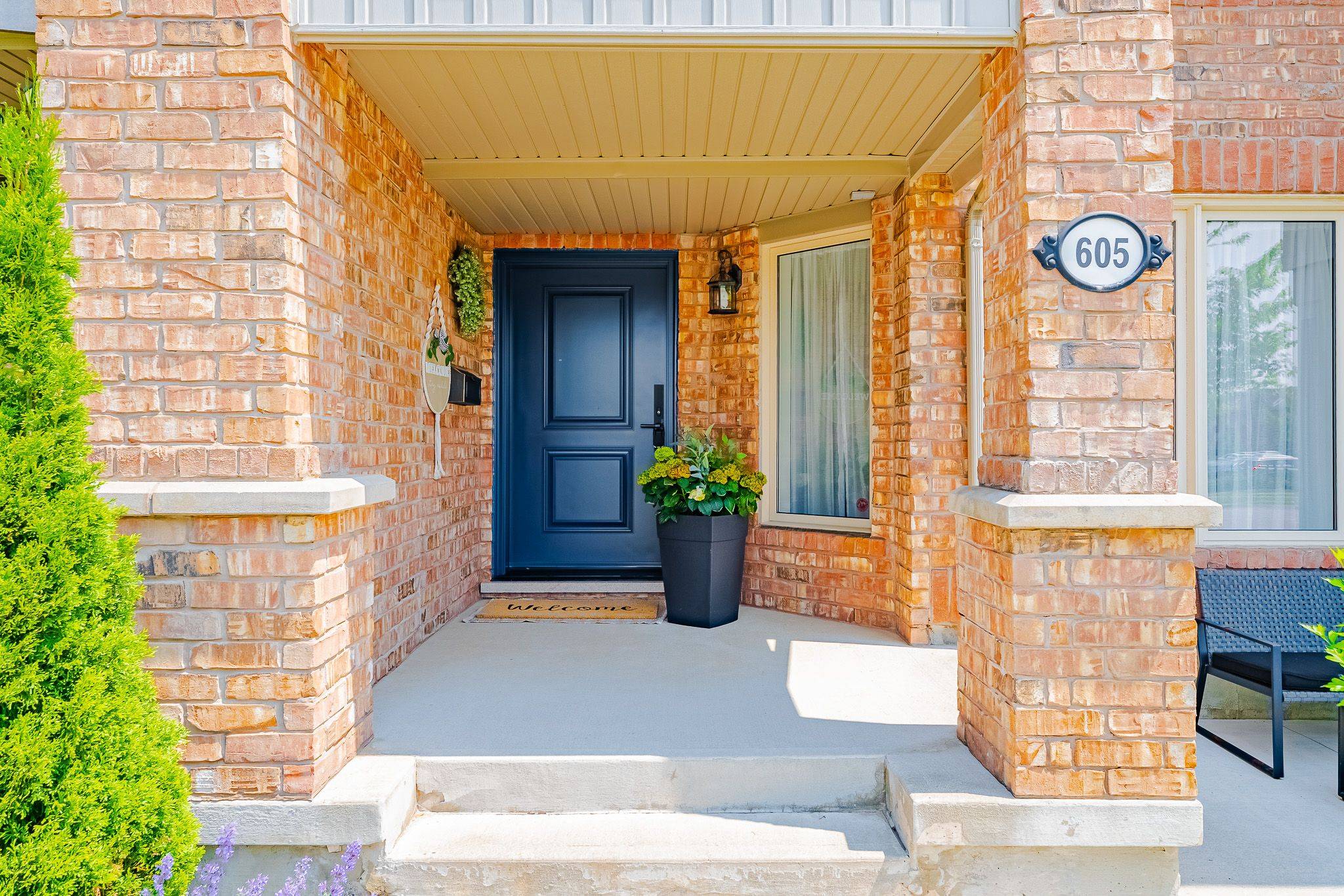 Milton, ON L9T 0P4,605 Scott BLVD