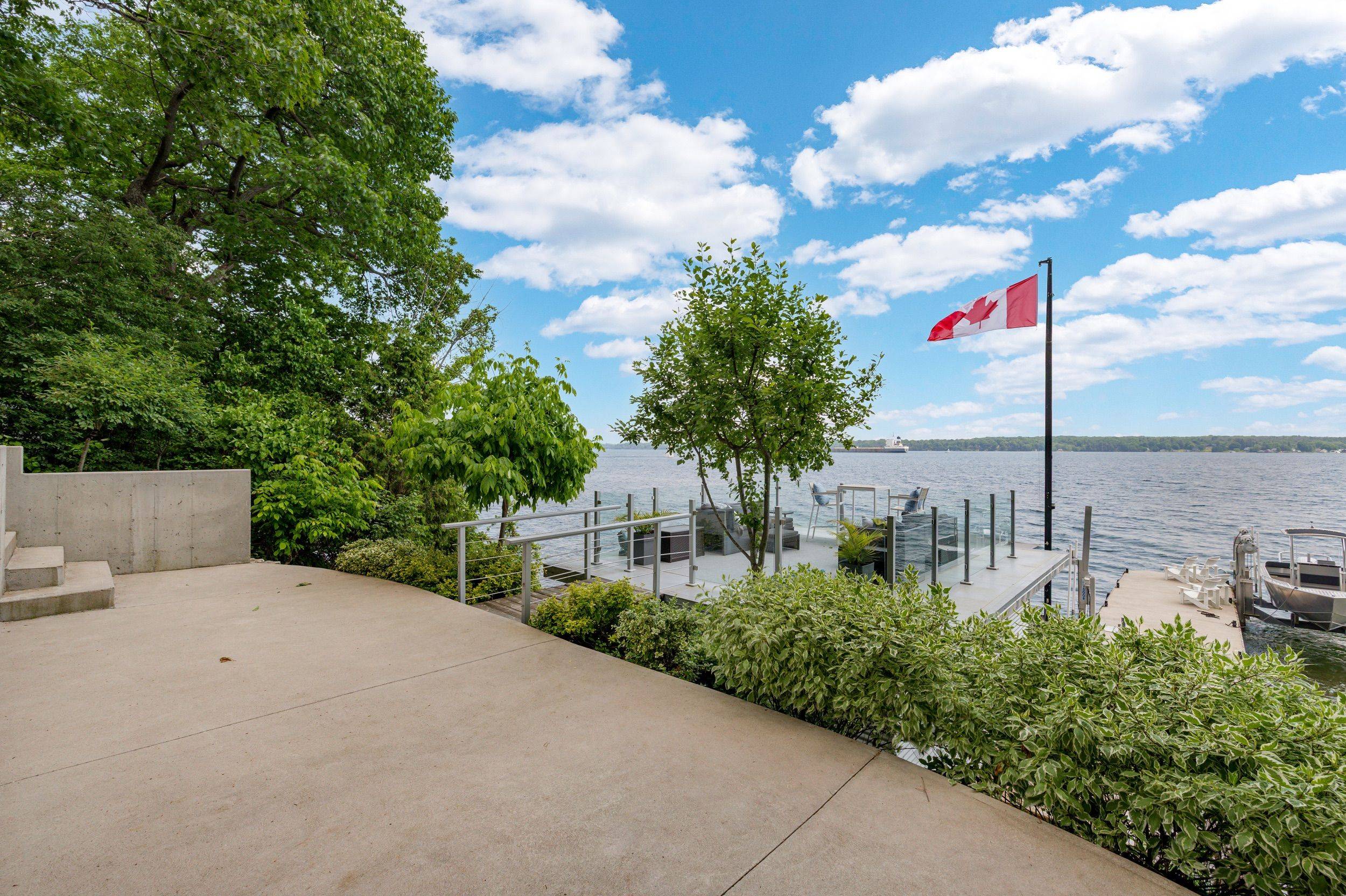 Elizabethtown-kitley, ON K6V 5T3,197 Brockmere Cliff RD