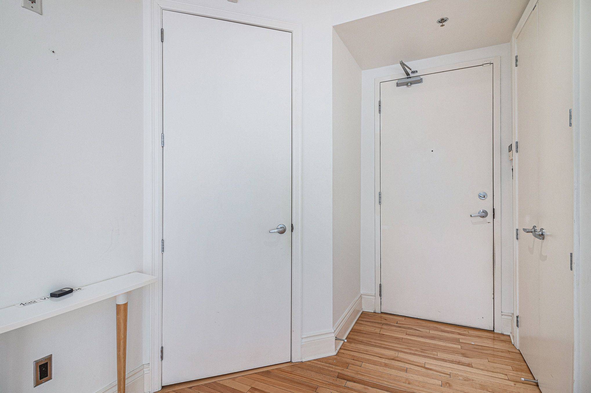 Ottawa Centre, ON K2P 1A6,400 Mcleod ST #104