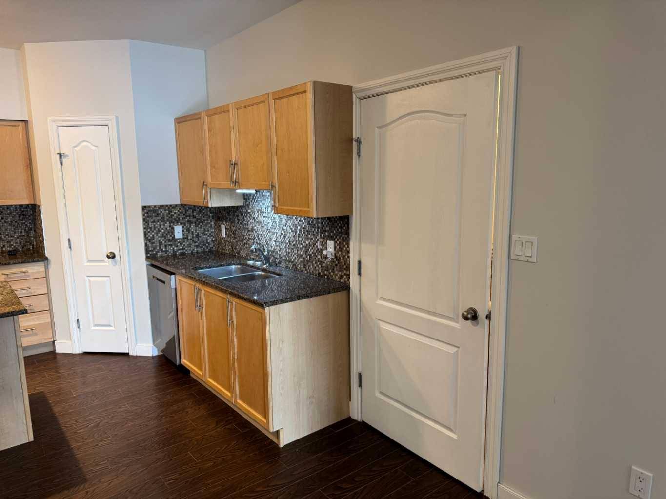 Red Deer, AB T4N 1N2,4901 46 ST #303