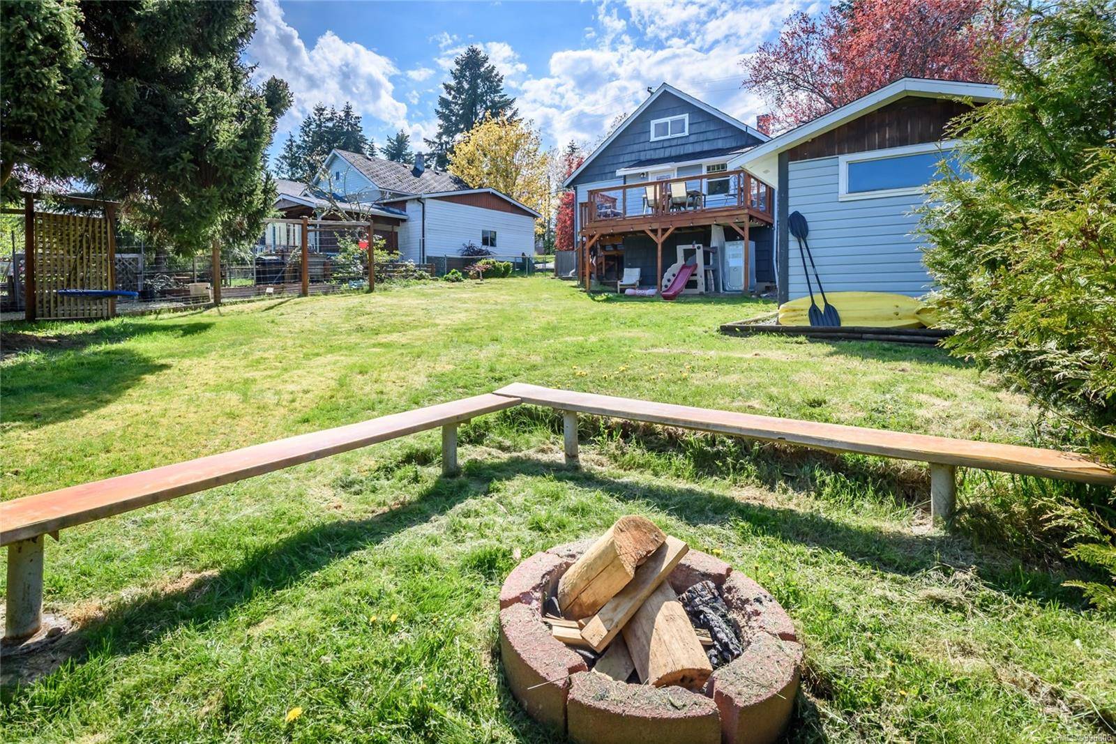 Cumberland, BC V0R 1S0,3352 Second St