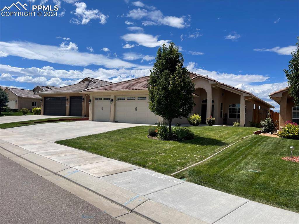 Pueblo, CO 81005,801 Aspencrest DR