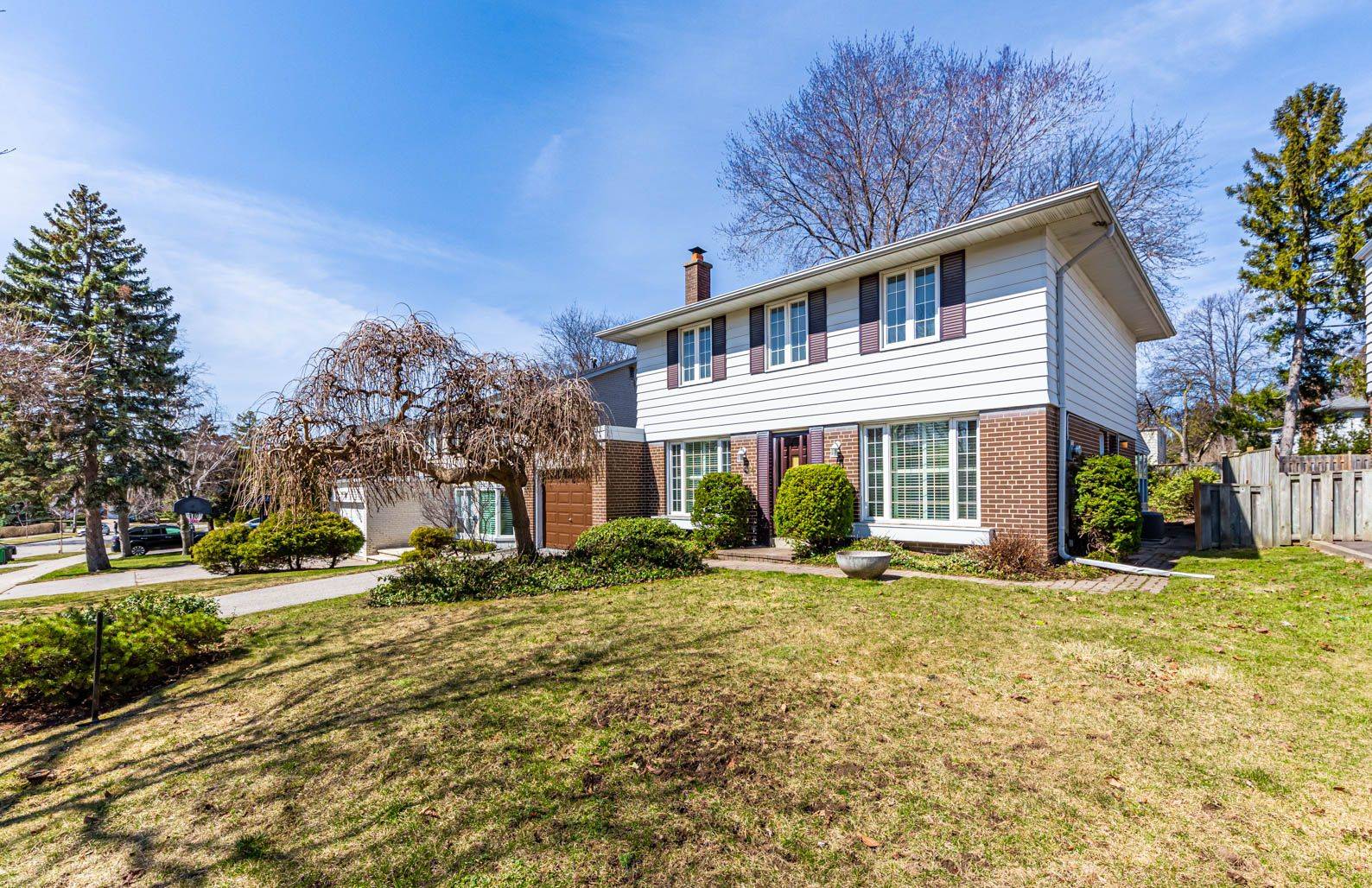 Toronto C15, ON M2J 1B9,14 Parfield DR