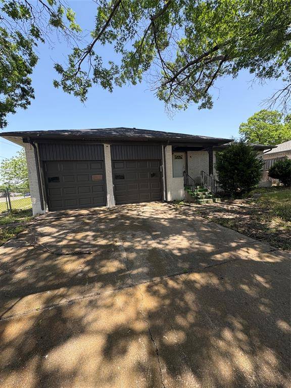 Dallas, TX 75228,2306 Greenland Drive