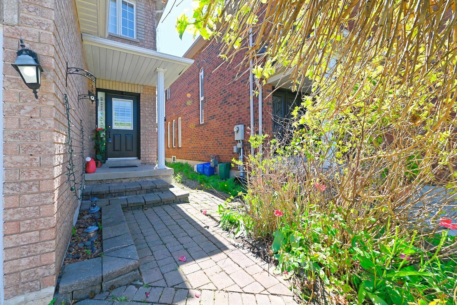 Mississauga, ON L5N 8H1,7302 Rosehurst DR