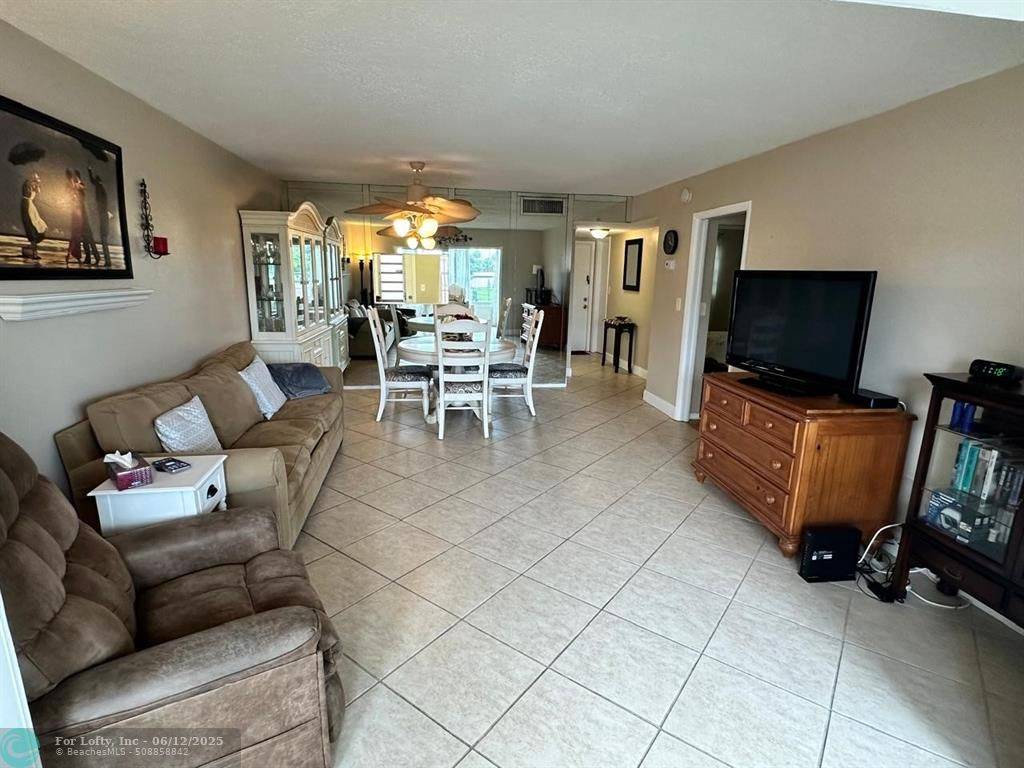 Lauderdale Lakes, FL 33319,3990 NW 42nd Ave #208