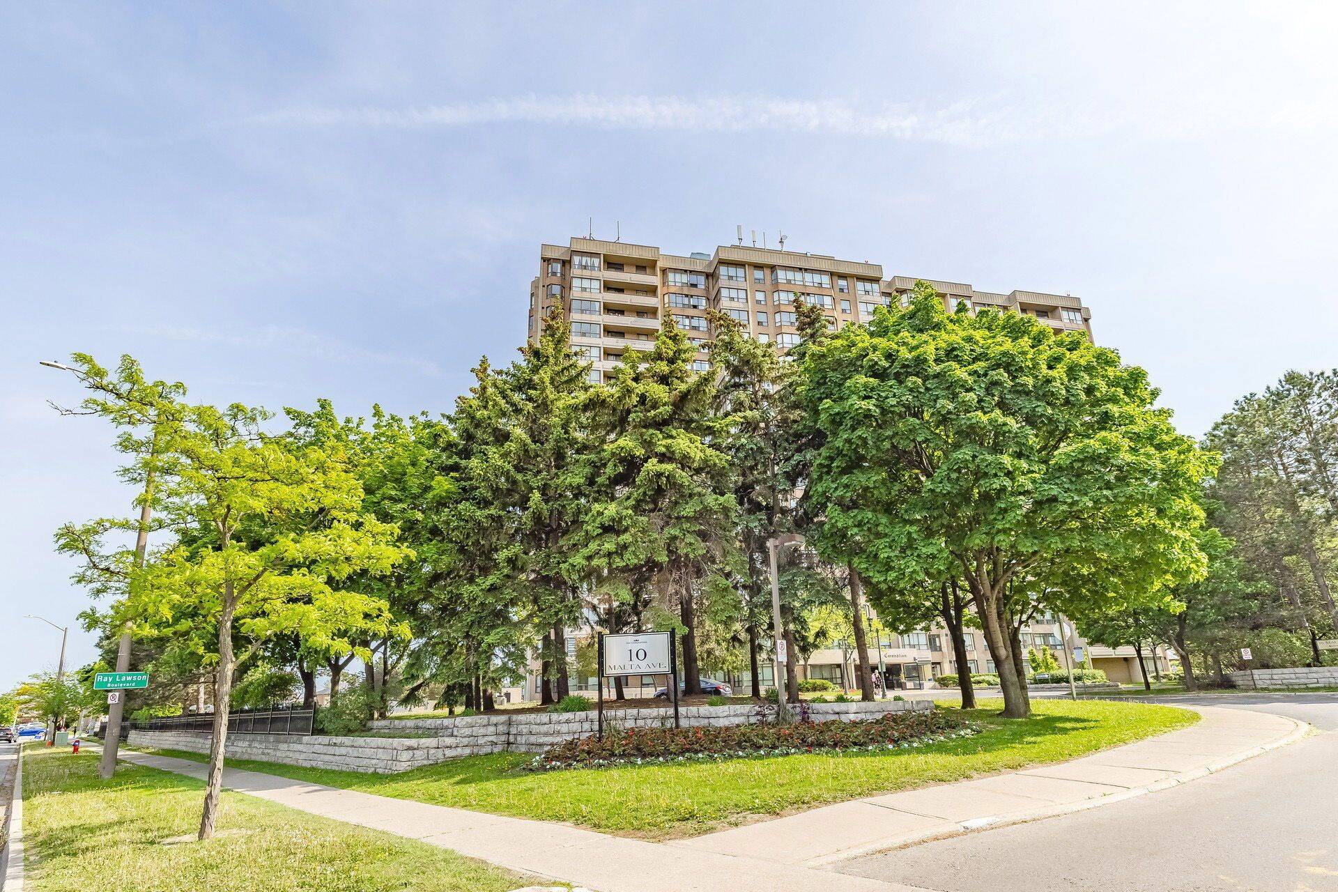 Brampton, ON L6Y 4G6,10 Malta AVE S #702