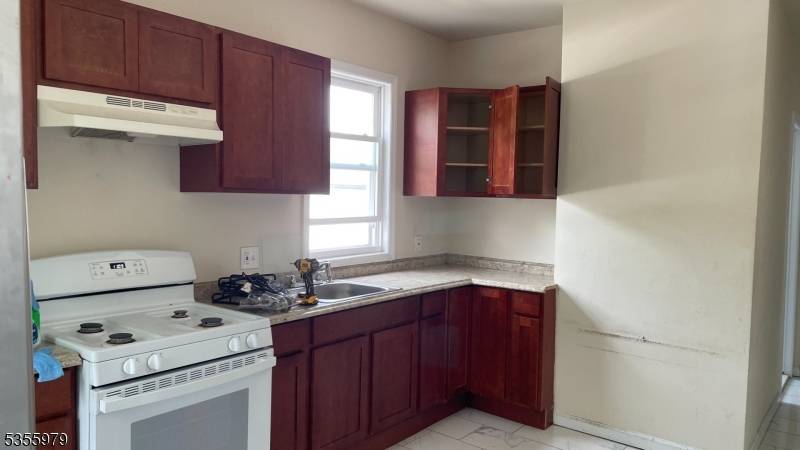 Irvington Twp., NJ 07111,442 14Th Ave