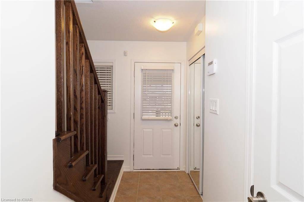 Kitchener, ON N2R 0E3,74 Glenvista DR