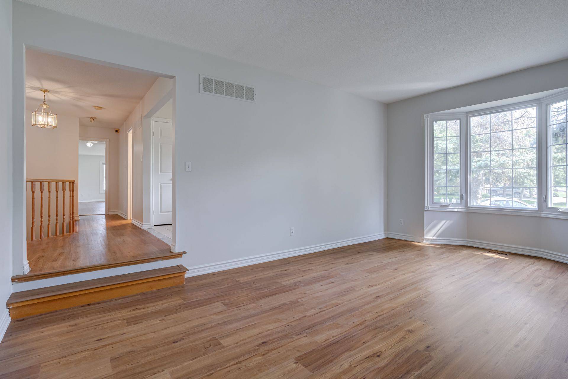 Mississauga, ON L5M 4B3,1572 Cartier CT