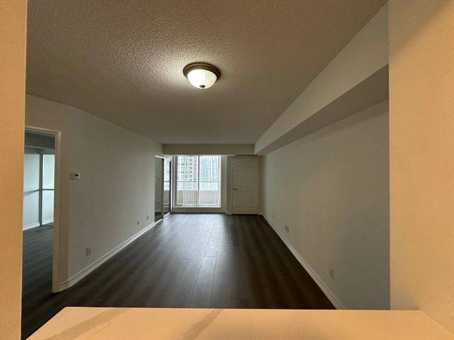 Toronto C14, ON M2N 6T5,18 Hillcrest AVE #1701