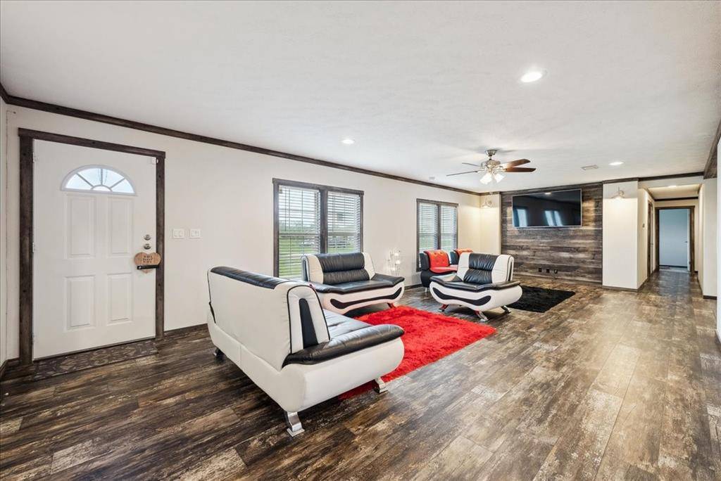Scurry, TX 75158,2802 Grays Prairie Lane