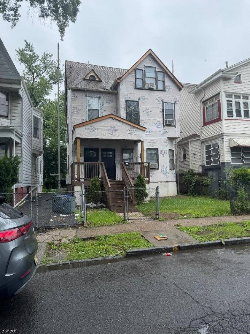 East Orange City, NJ 07017,102 N 17Th St