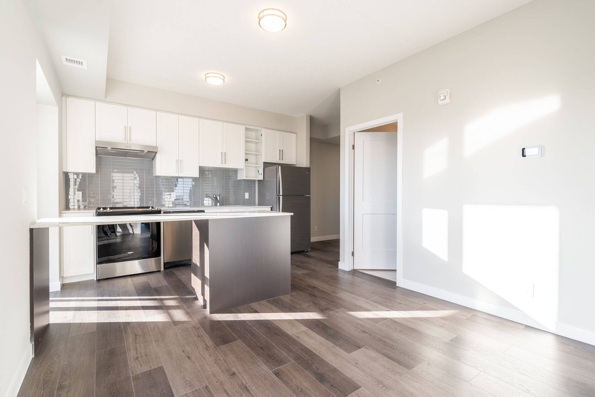 Hamilton, ON L8P 0C6,15 QUEEN ST S #2014