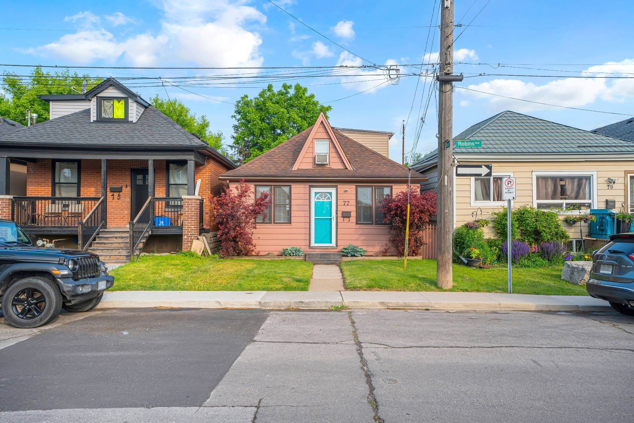 Hamilton, ON L8H 4N3,77 ROBINS AVE