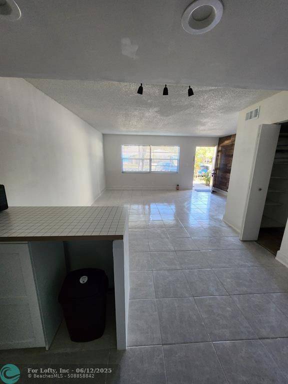 Pompano Beach, FL 33064,300 NW 30th Ct  #103