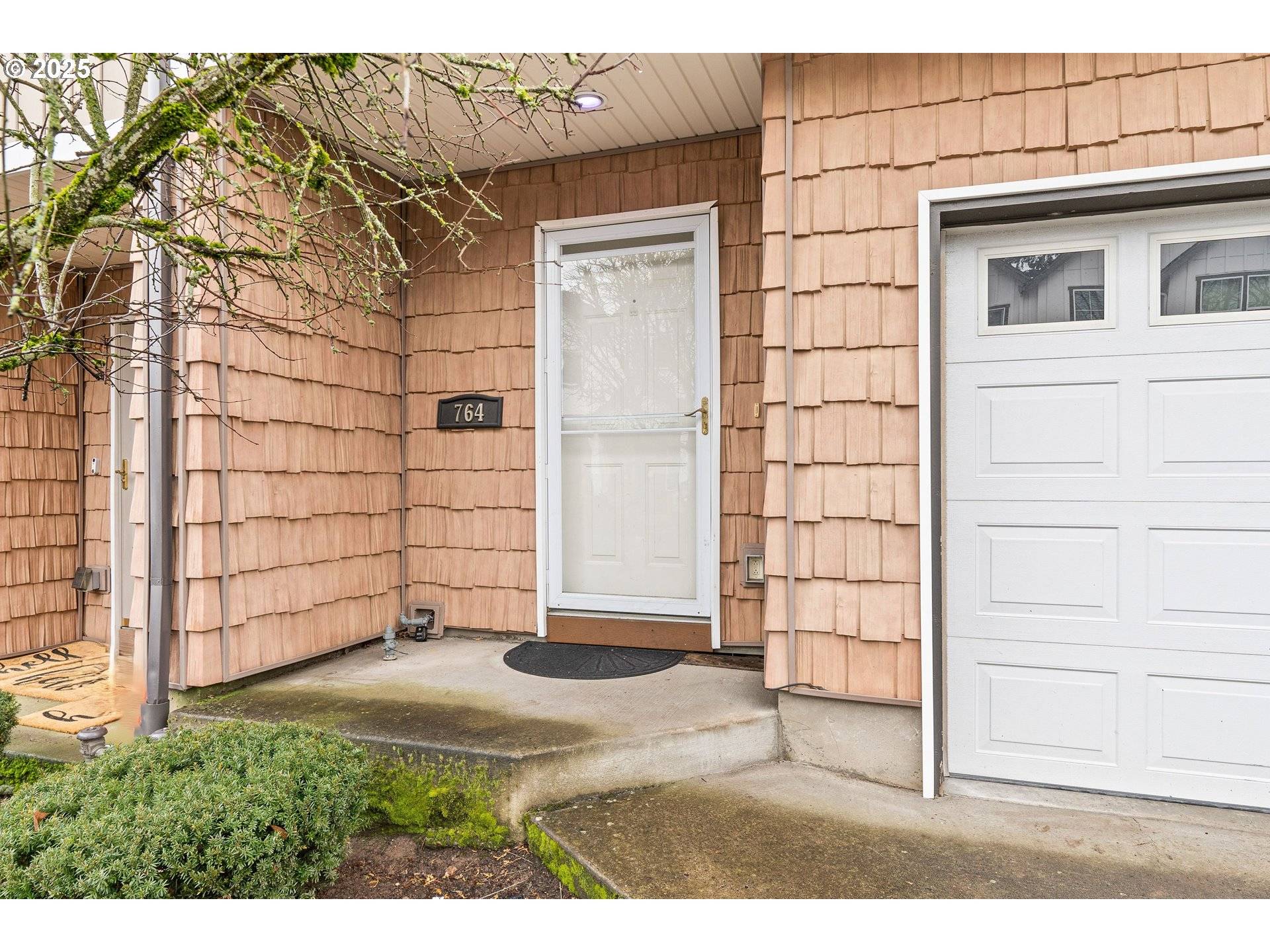 Gresham, OR 97030,764 NE 9TH ST