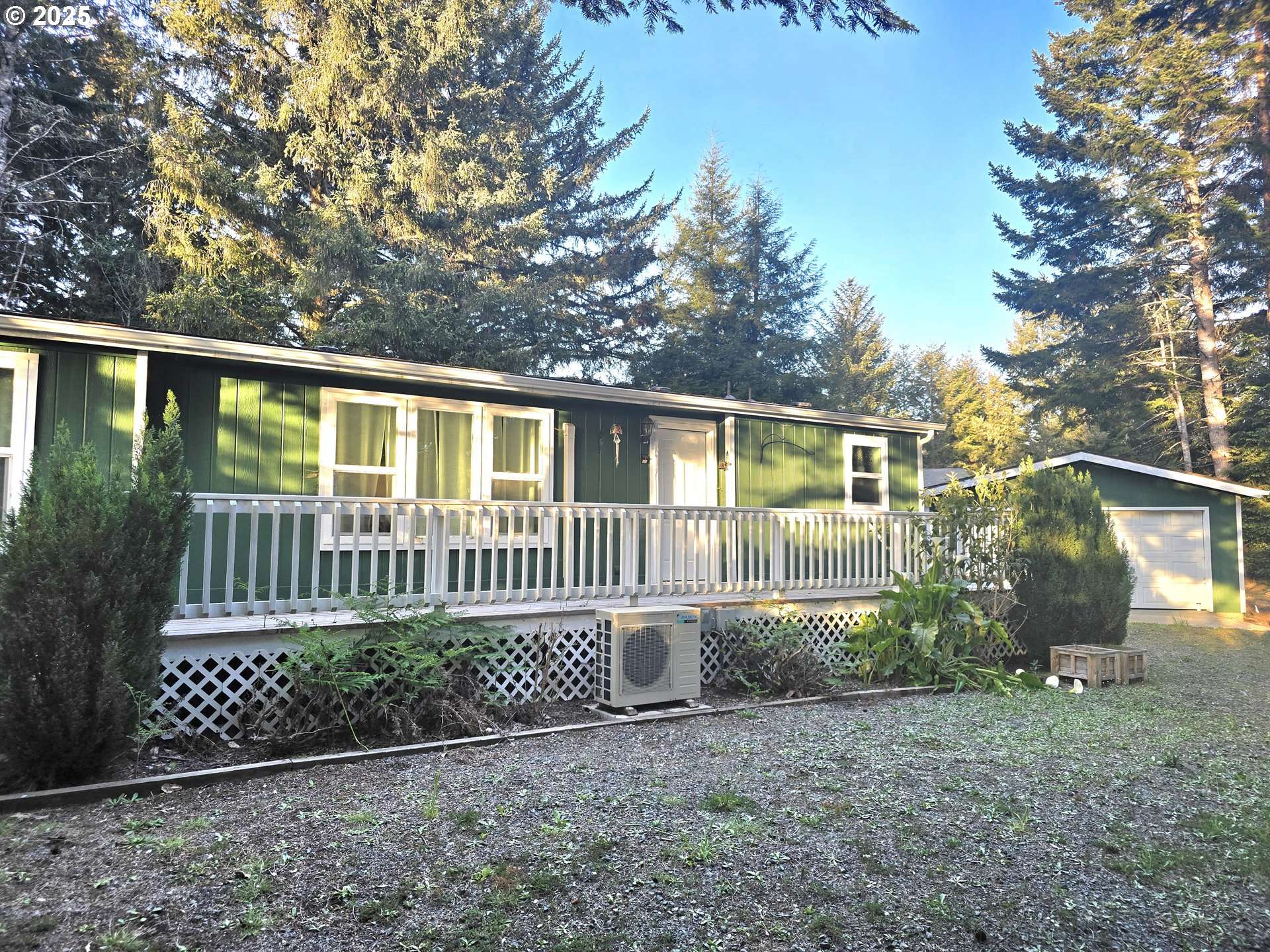 Brookings, OR 97415,18820 CORNETT RD
