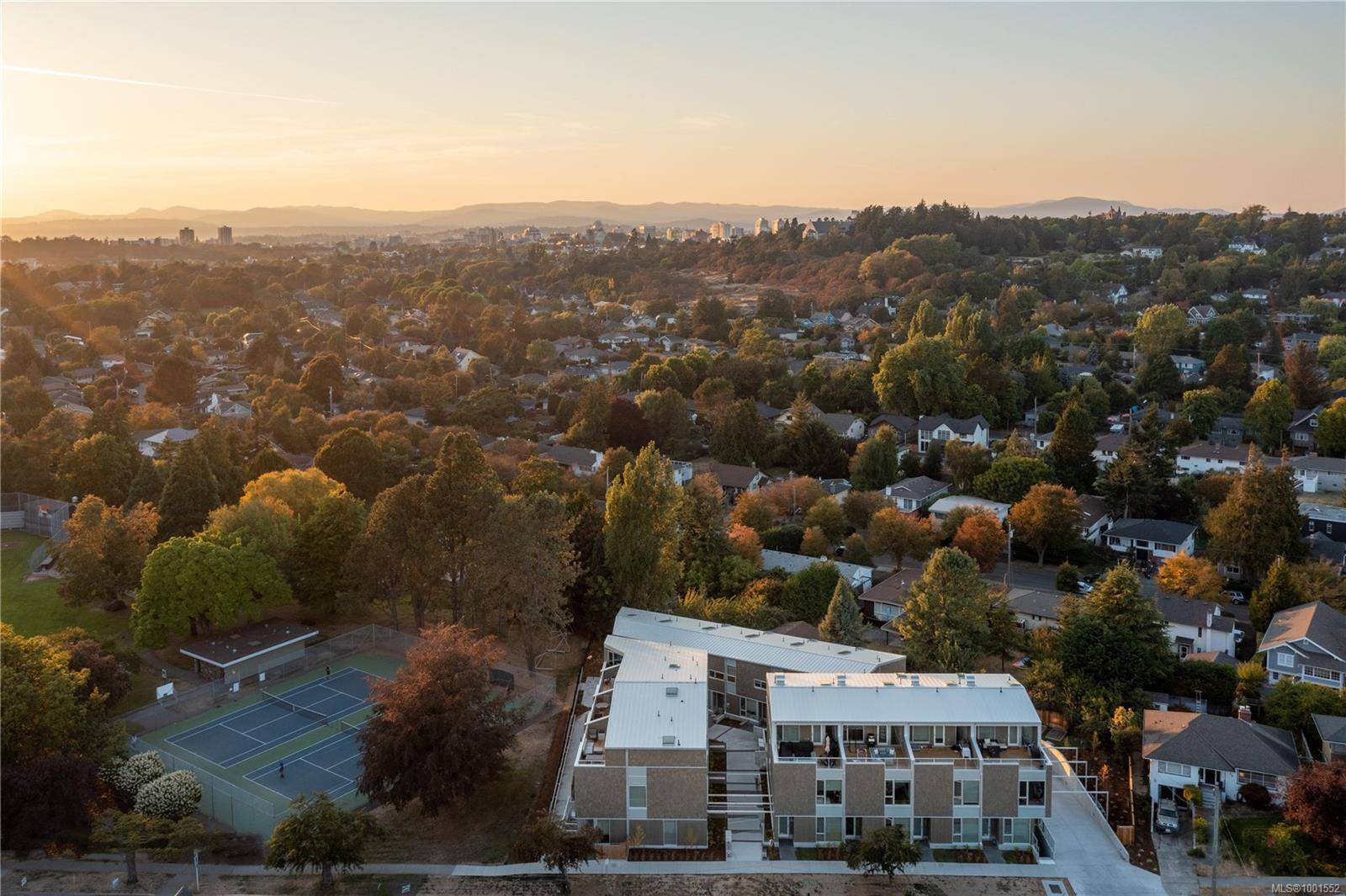 Victoria, BC V8S 1G3,1720 Fairfield Rd #119