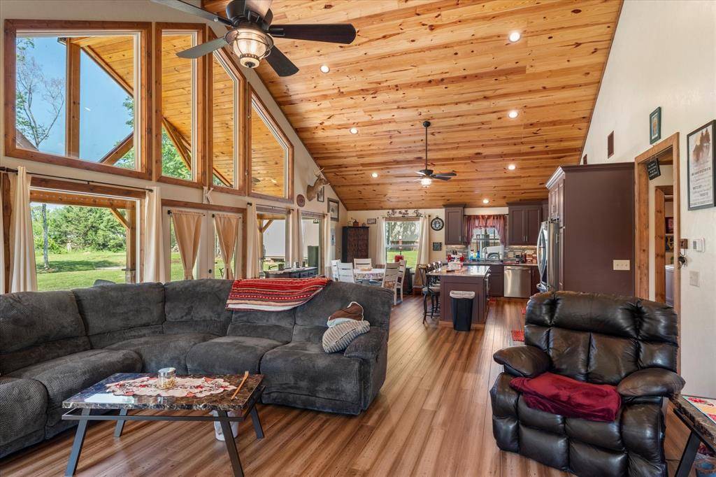 Quitman, TX 75783,111 Little River Bend