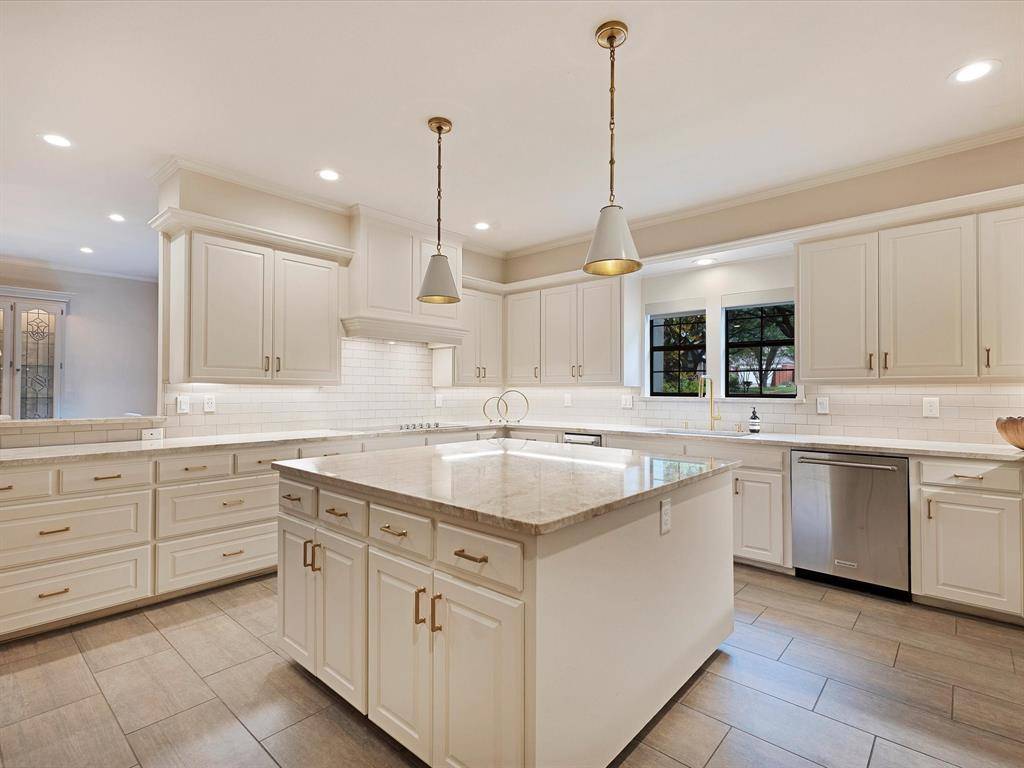 Dallas, TX 75225,7 Duncannon Court