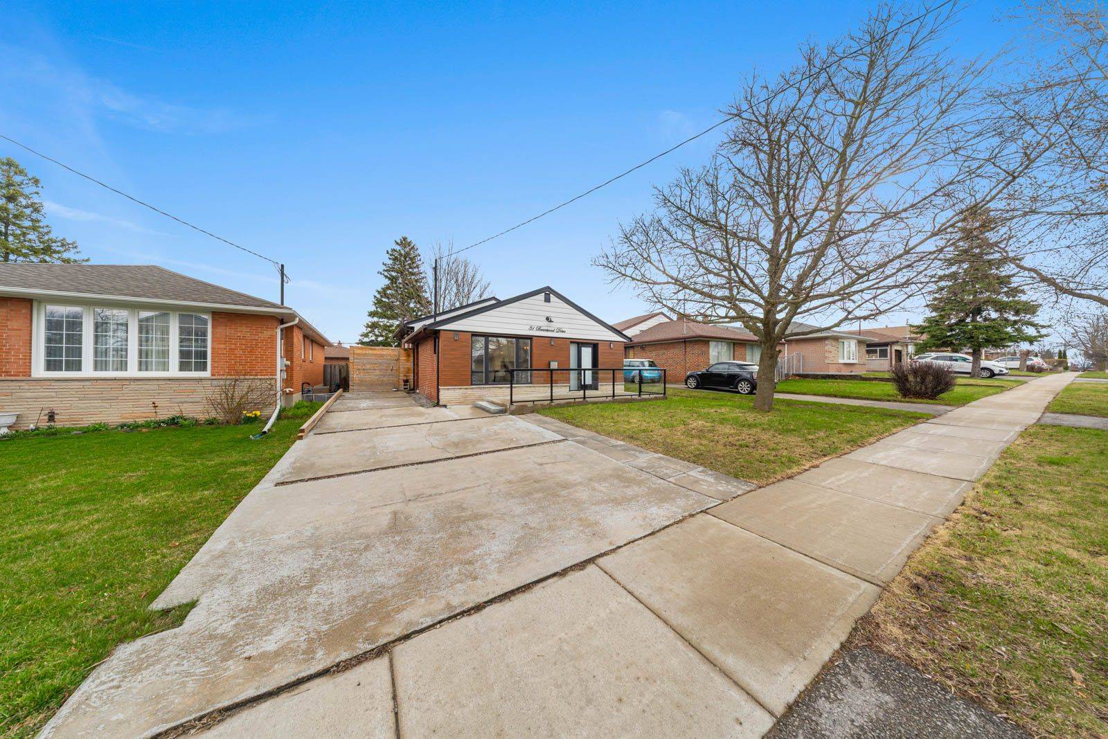 Toronto E09, ON M1H 2G5,31 Brantwood DR #Basement